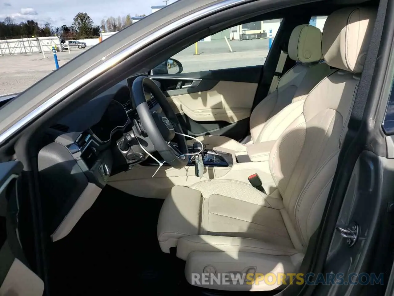7 fotografías del automóvil dañado WAUFACF51RA065603 AUDI A5 2024