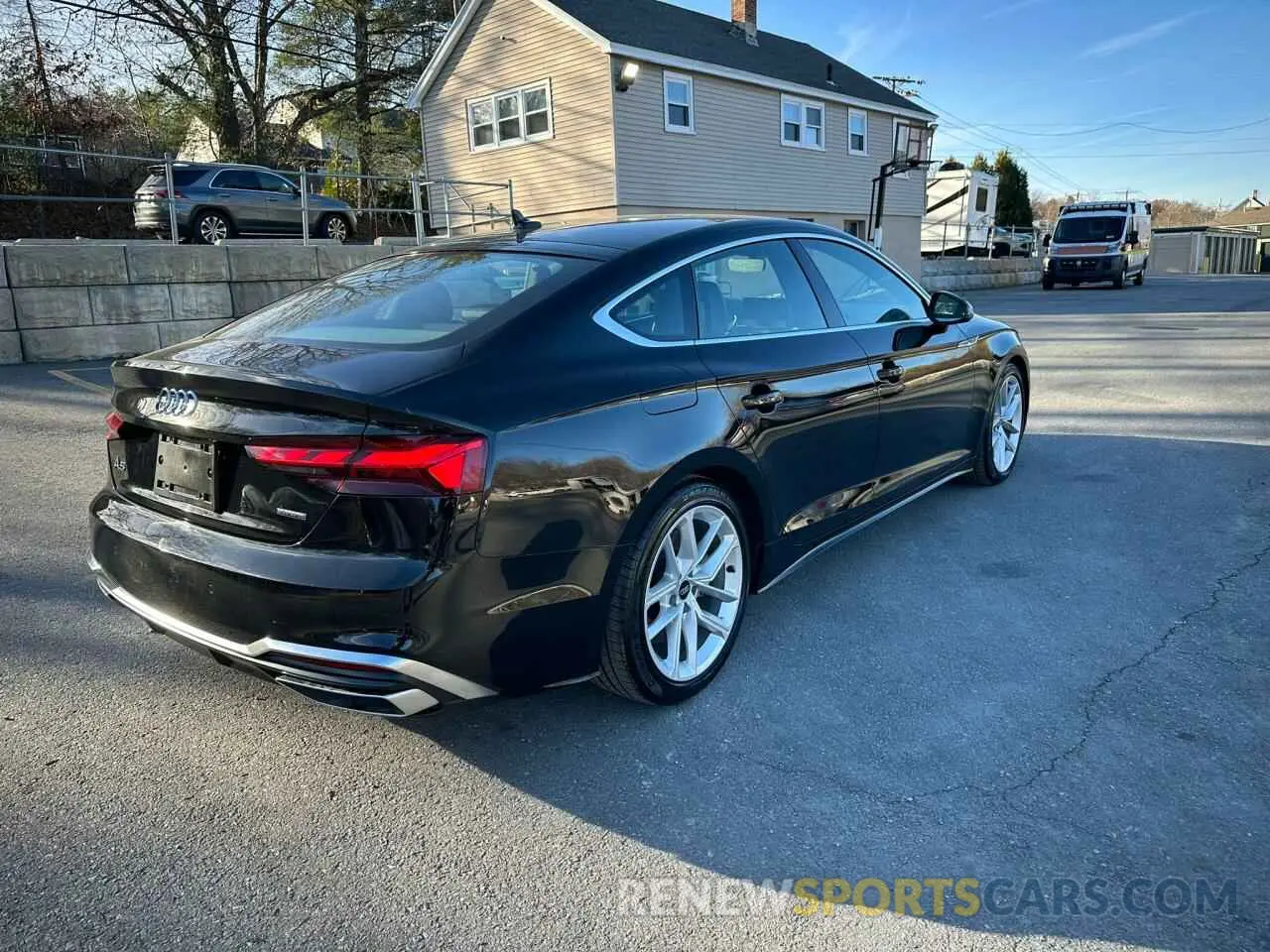 3 fotografías del automóvil dañado WAUFACF51RA090548 AUDI A5 2024