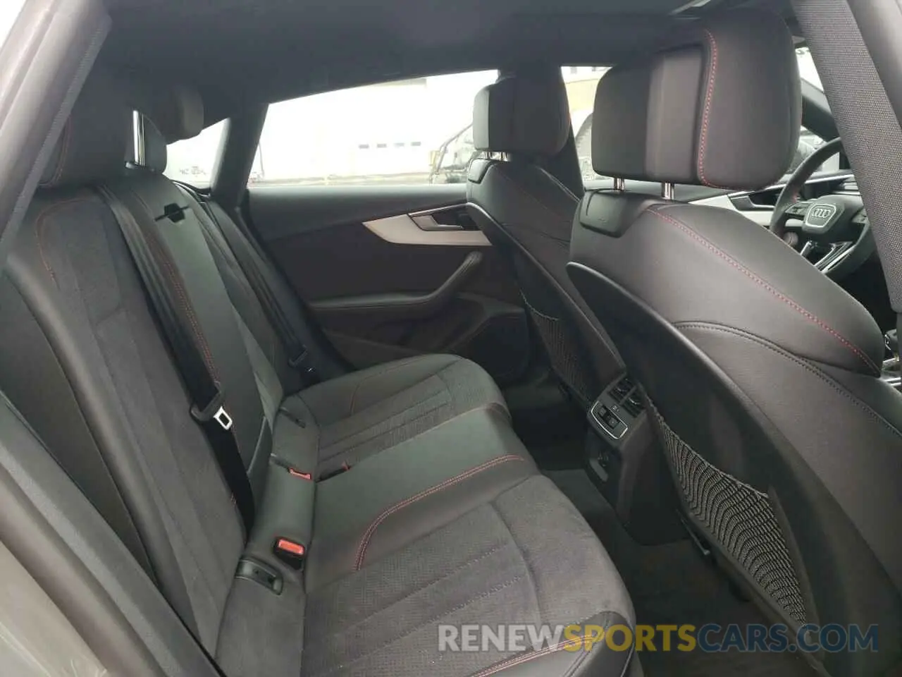 10 fotografías del automóvil dañado WAUFACF52RA103095 AUDI A5 2024