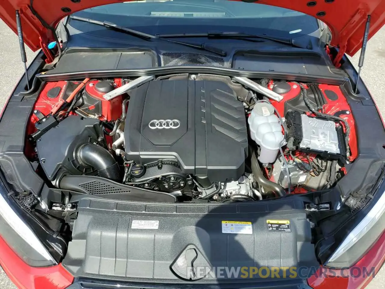 13 fotografías del automóvil dañado WAUFACF53RA002437 AUDI A5 2024