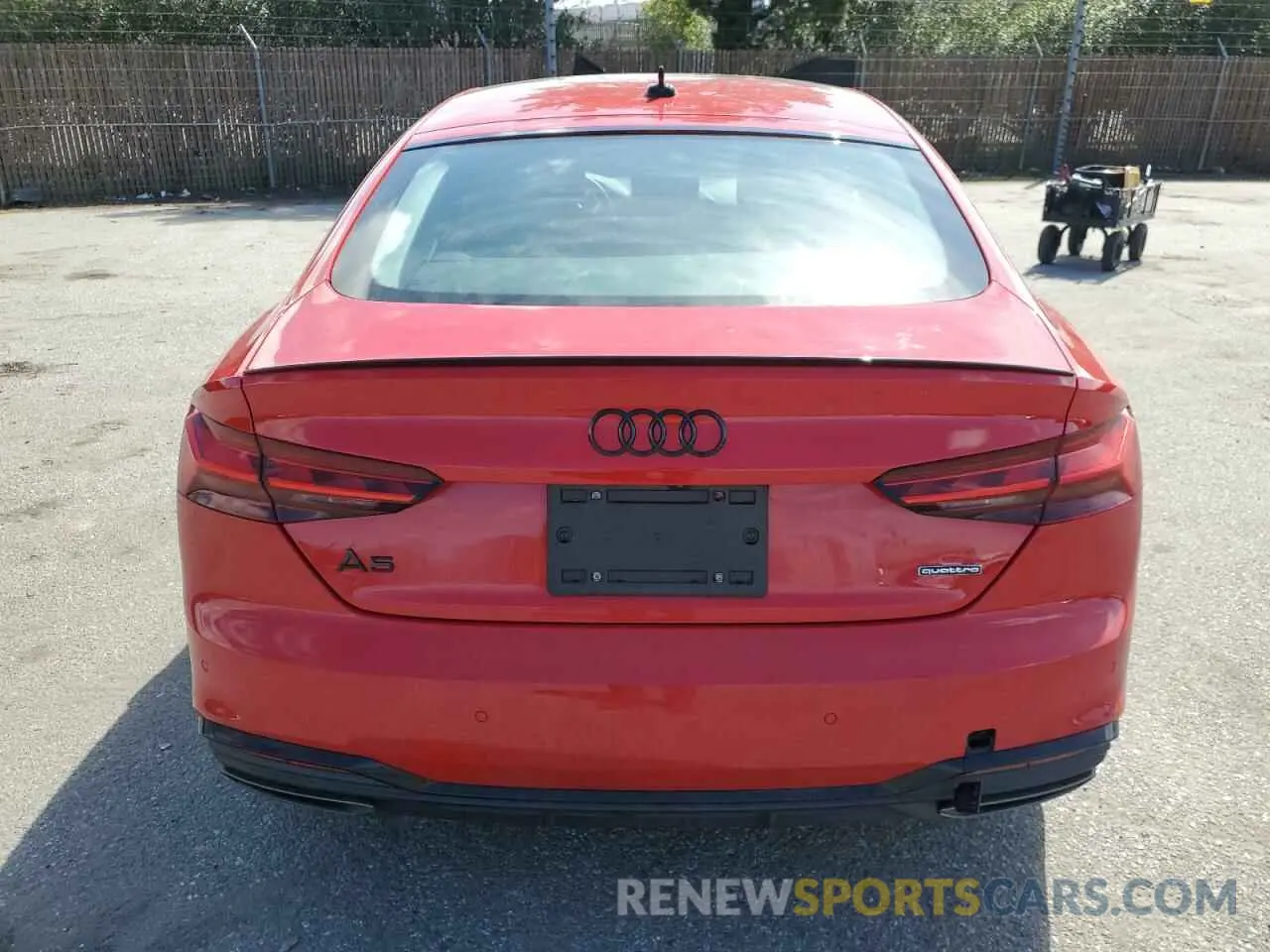 6 fotografías del automóvil dañado WAUFACF53RA002437 AUDI A5 2024