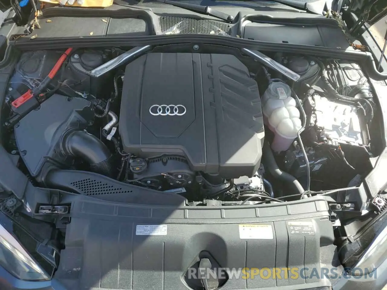11 fotografías del automóvil dañado WAUFACF53RA088235 AUDI A5 2024