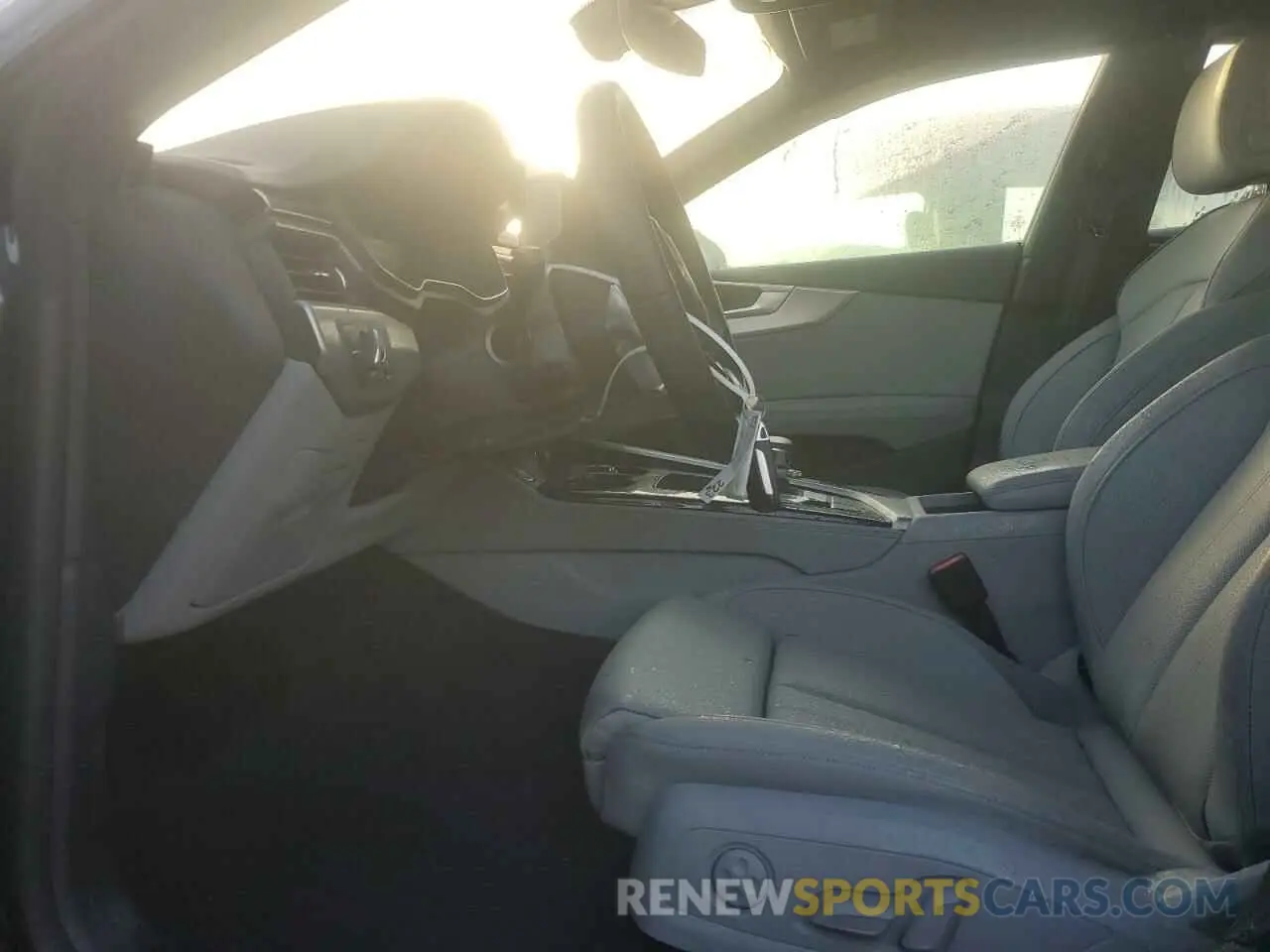 7 fotografías del automóvil dañado WAUFACF53RA088235 AUDI A5 2024