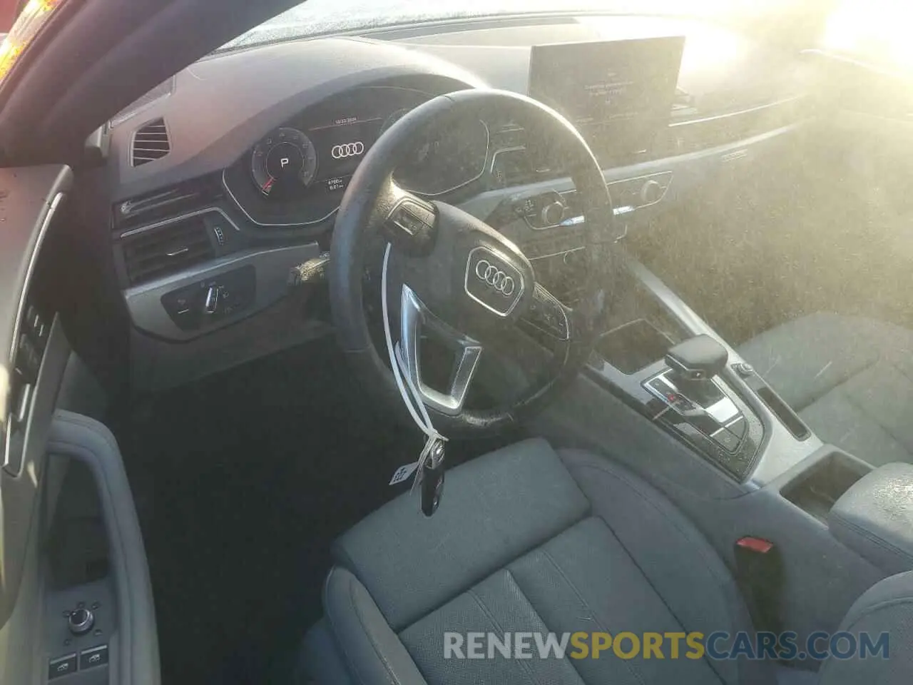 8 fotografías del automóvil dañado WAUFACF53RA088235 AUDI A5 2024