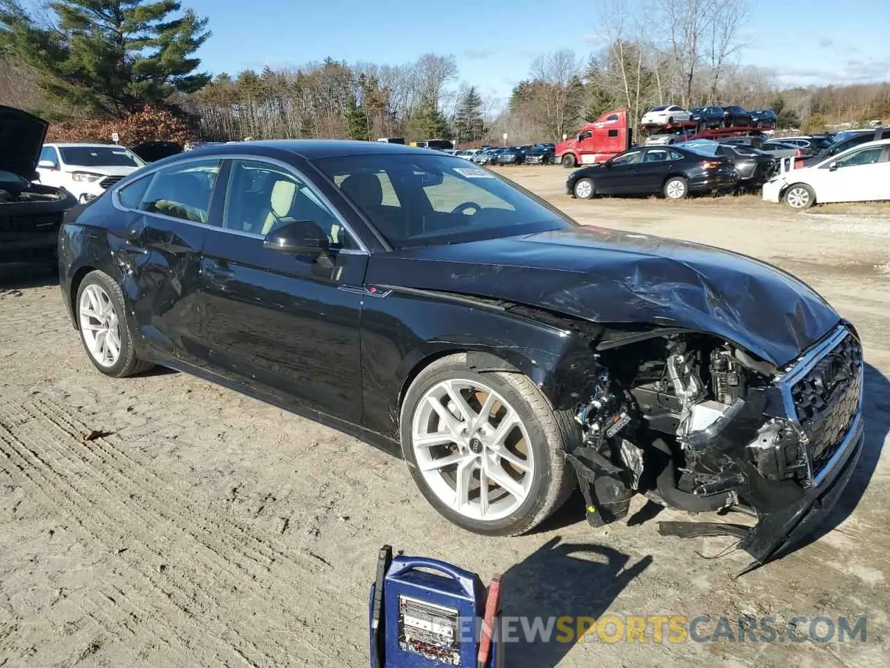 4 fotografías del automóvil dañado WAUFACF58RA096363 AUDI A5 2024
