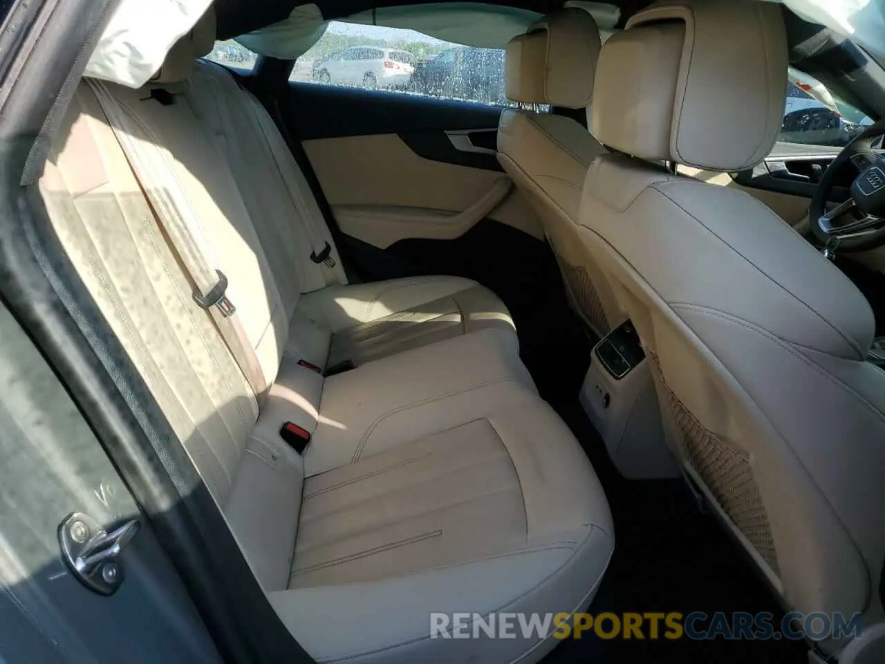 10 fotografías del automóvil dañado WAUFACF59RA083184 AUDI A5 2024