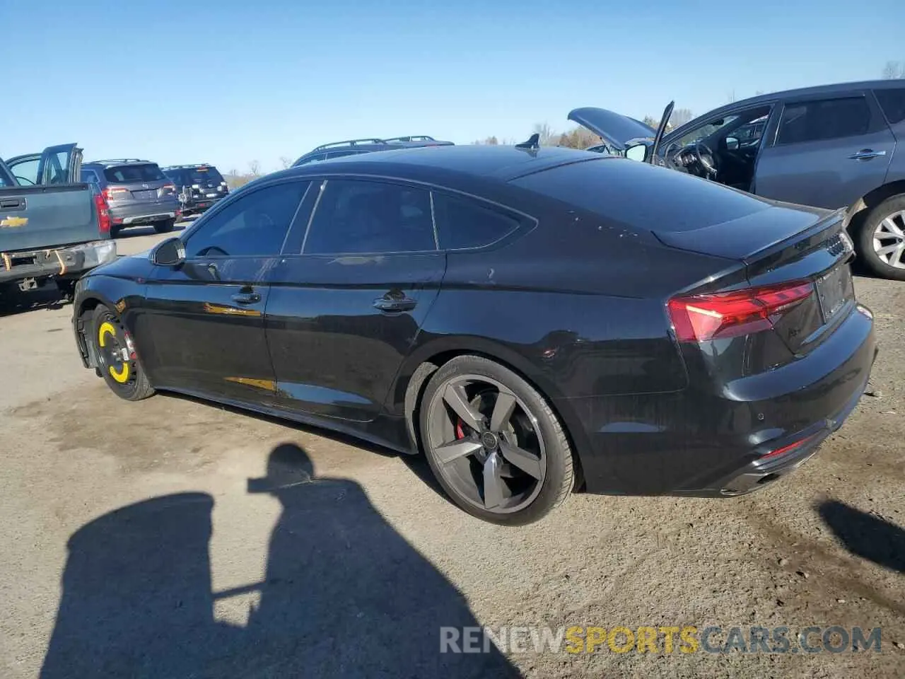 2 fotografías del automóvil dañado WAUFACF5XRA005724 AUDI A5 2024