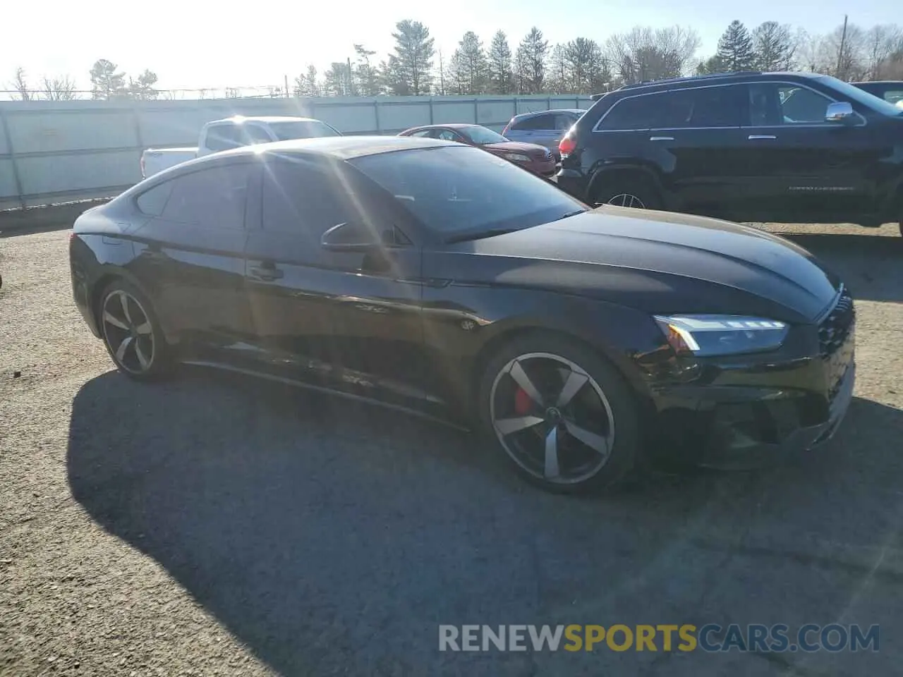 4 fotografías del automóvil dañado WAUFACF5XRA005724 AUDI A5 2024