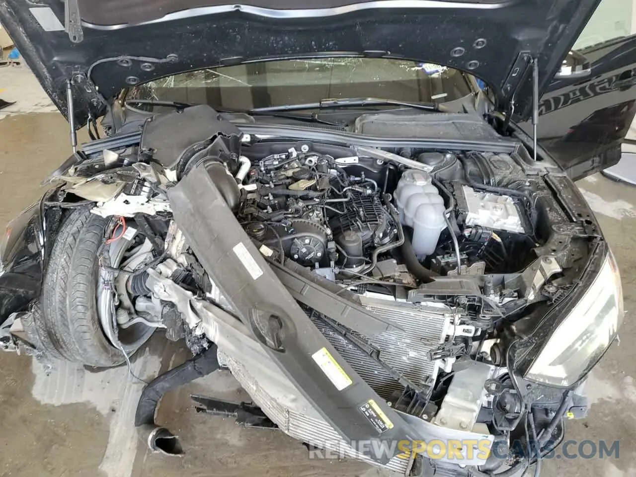 11 fotografías del automóvil dañado WAUDACF51SA010324 AUDI A5 2025