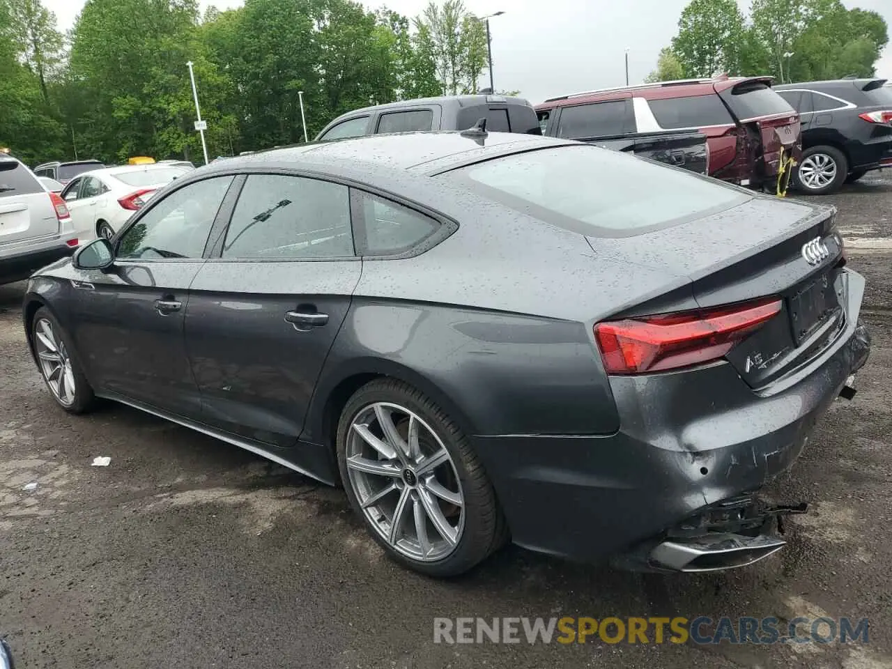 2 fotografías del automóvil dañado WAUDACF53SA005299 AUDI A5 2025