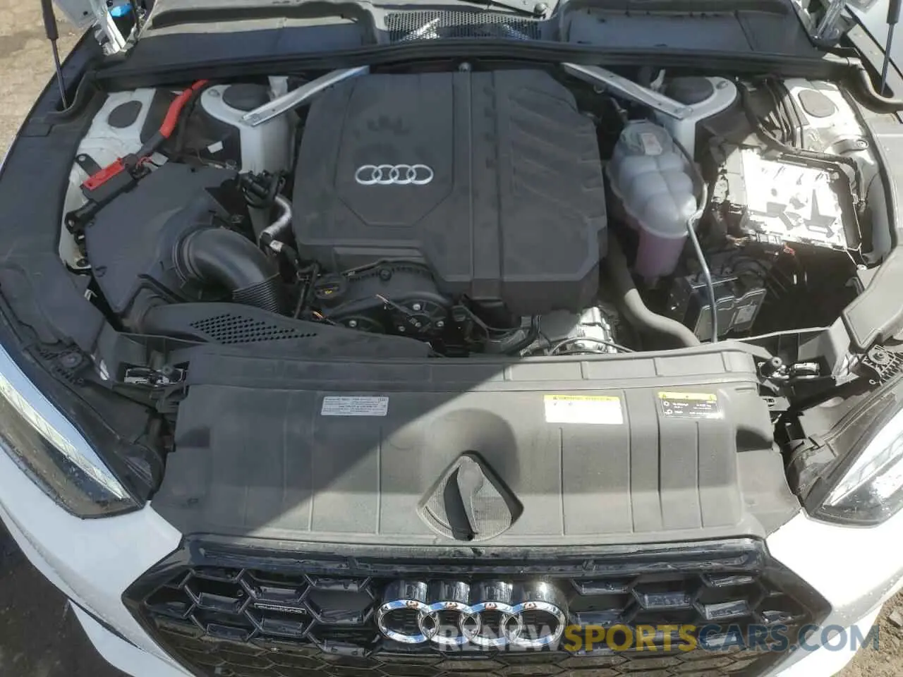 11 fotografías del automóvil dañado WAUDACF56SA005880 AUDI A5 2025