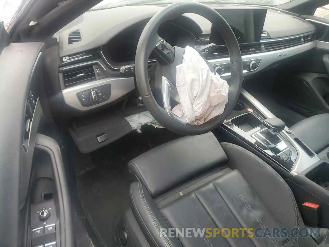 8 fotografías del automóvil dañado WAUDACF58SA008599 AUDI A5 2025
