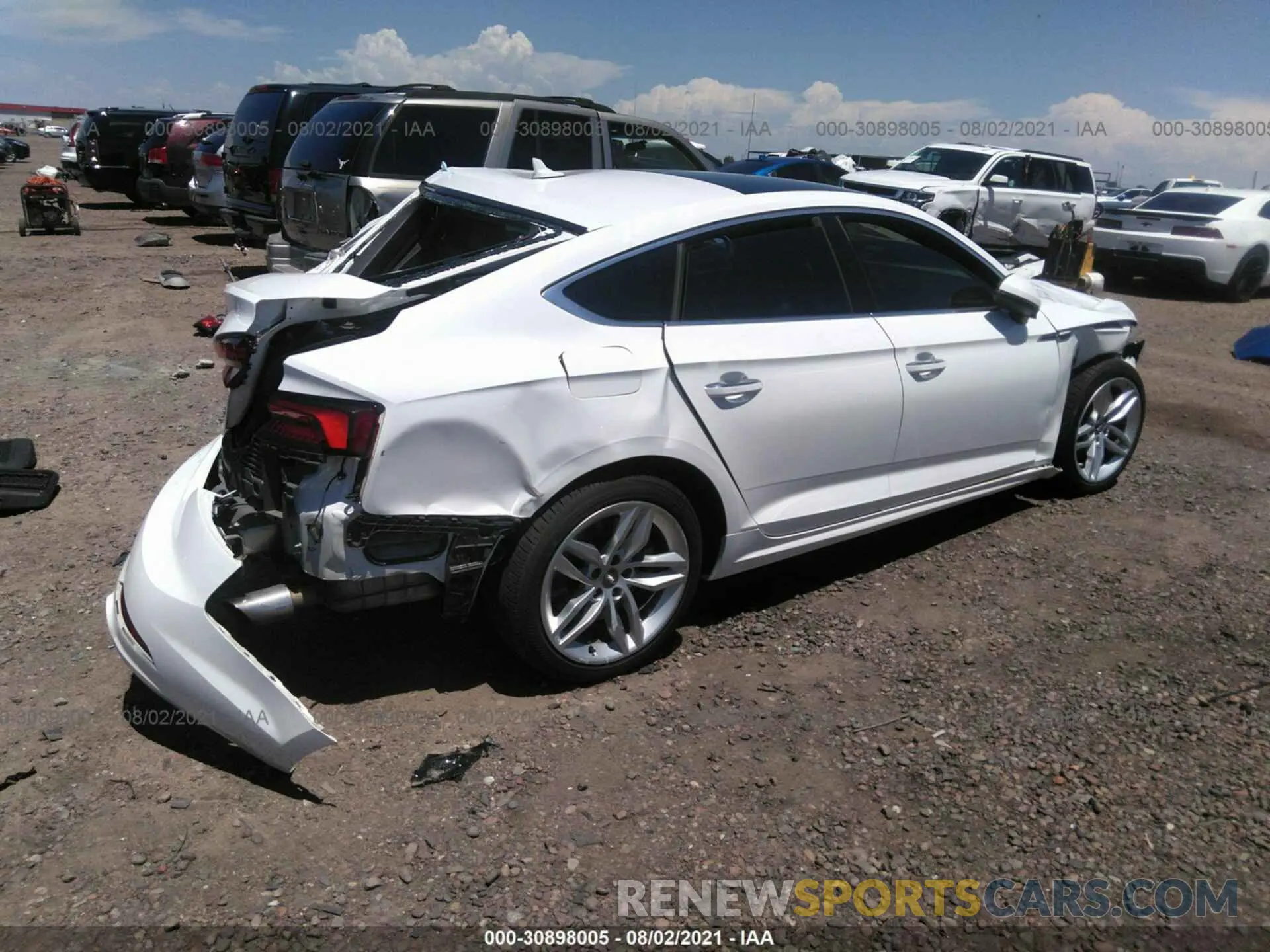 4 fotografías del automóvil dañado WAUANCF51KA056677 AUDI A5 SPORTBACK 2019