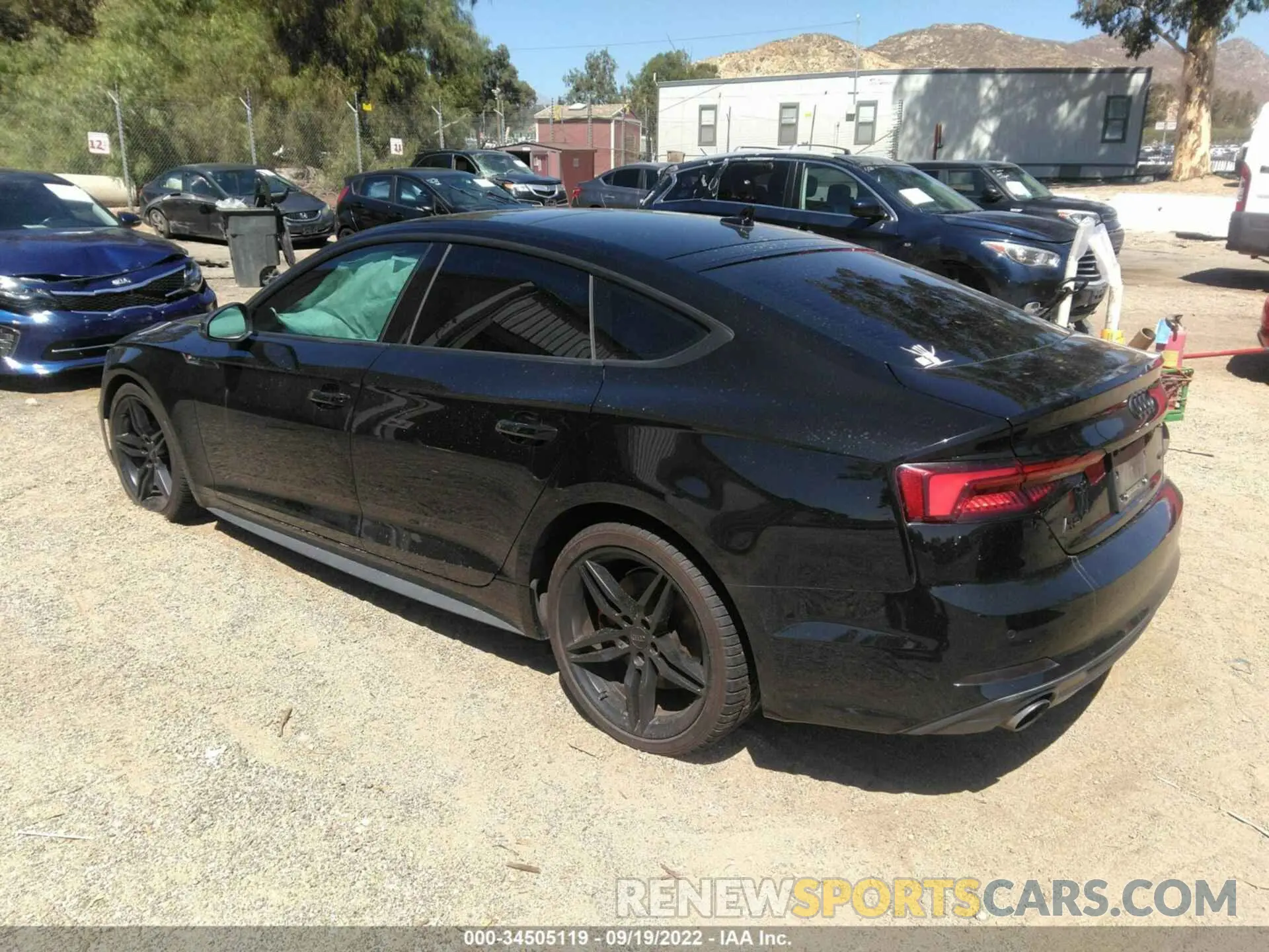 3 fotografías del automóvil dañado WAUENCF51KA025351 AUDI A5 SPORTBACK 2019