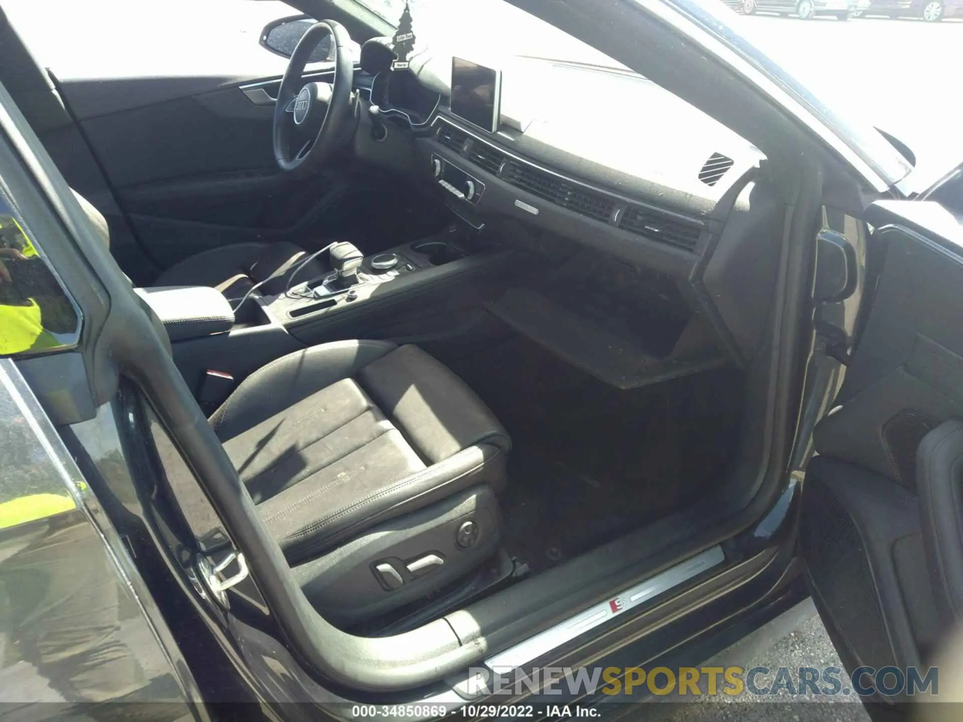 5 fotografías del automóvil dañado WAUENCF57KA048942 AUDI A5 SPORTBACK 2019