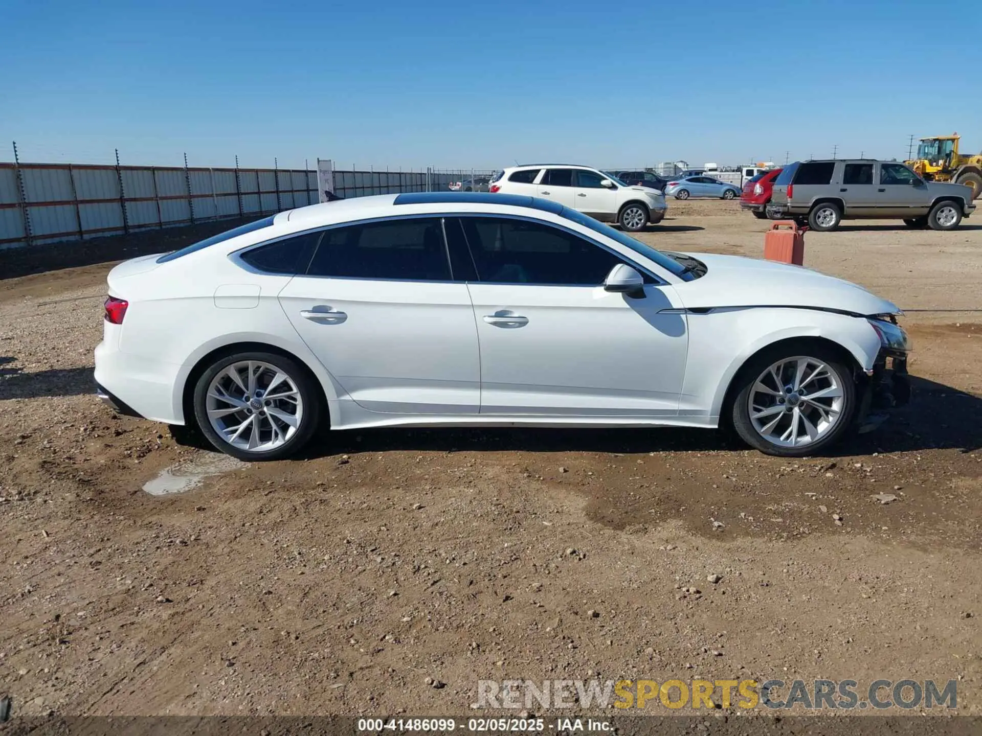 14 fotografías del automóvil dañado WAUCBCF56MA020486 AUDI A5 SPORTBACK 2021