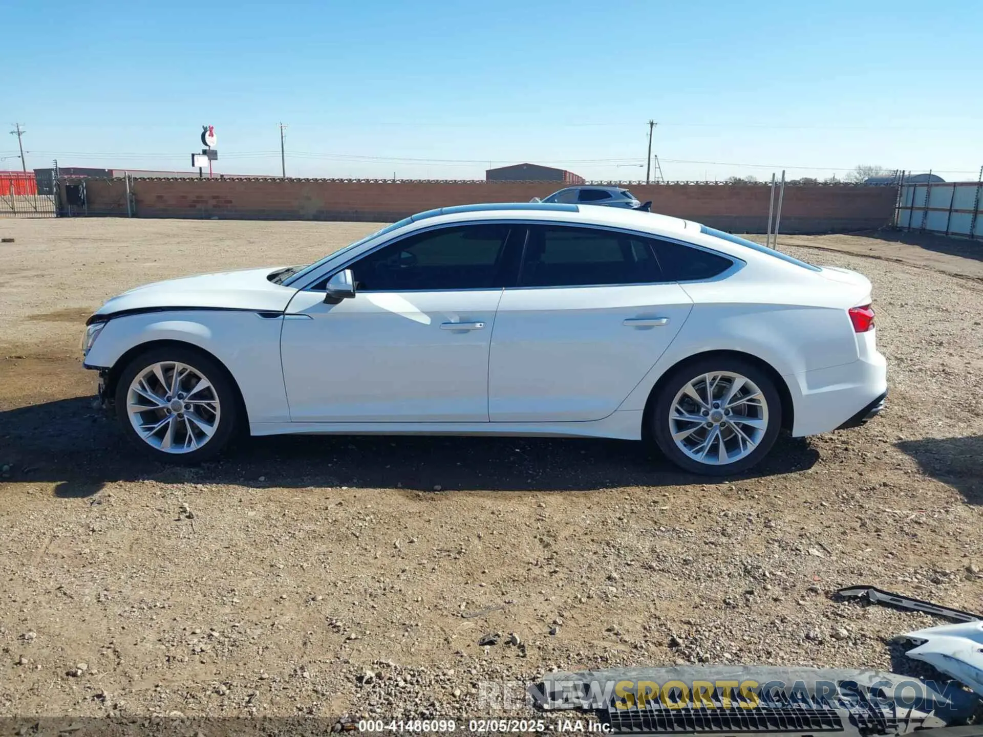 15 fotografías del automóvil dañado WAUCBCF56MA020486 AUDI A5 SPORTBACK 2021