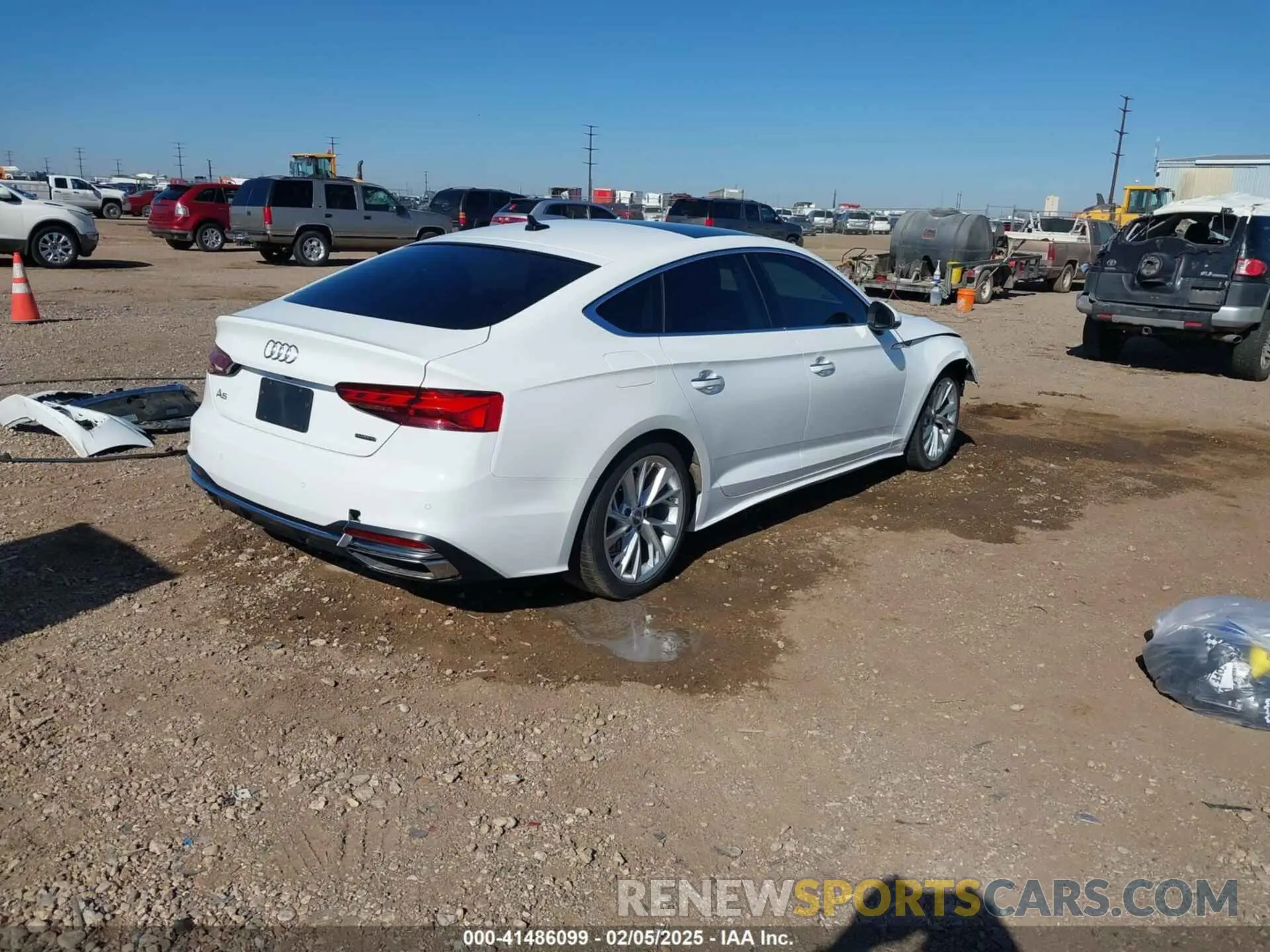 4 fotografías del automóvil dañado WAUCBCF56MA020486 AUDI A5 SPORTBACK 2021