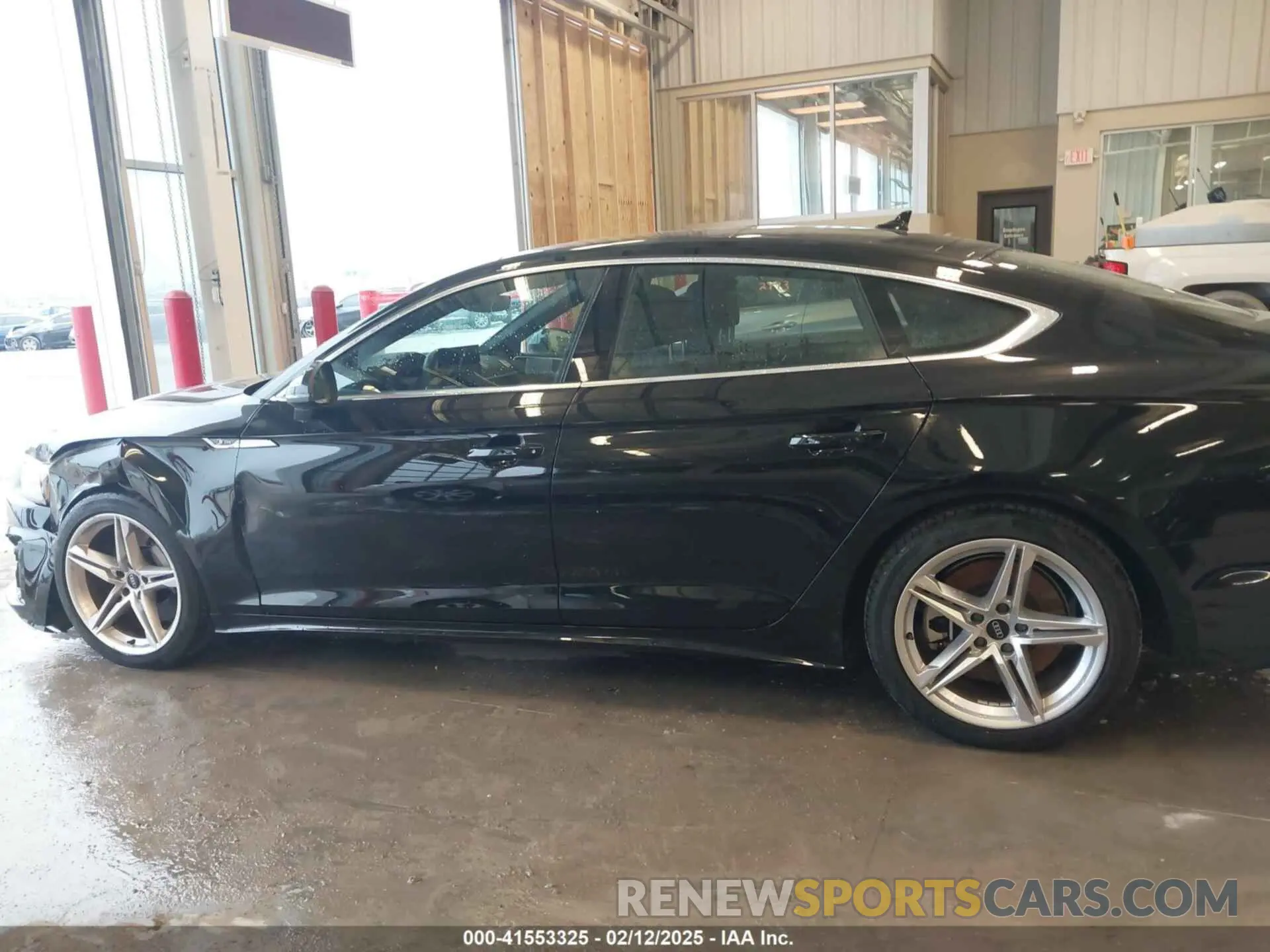 15 fotografías del automóvil dañado WAUDACF52MA030374 AUDI A5 SPORTBACK 2021