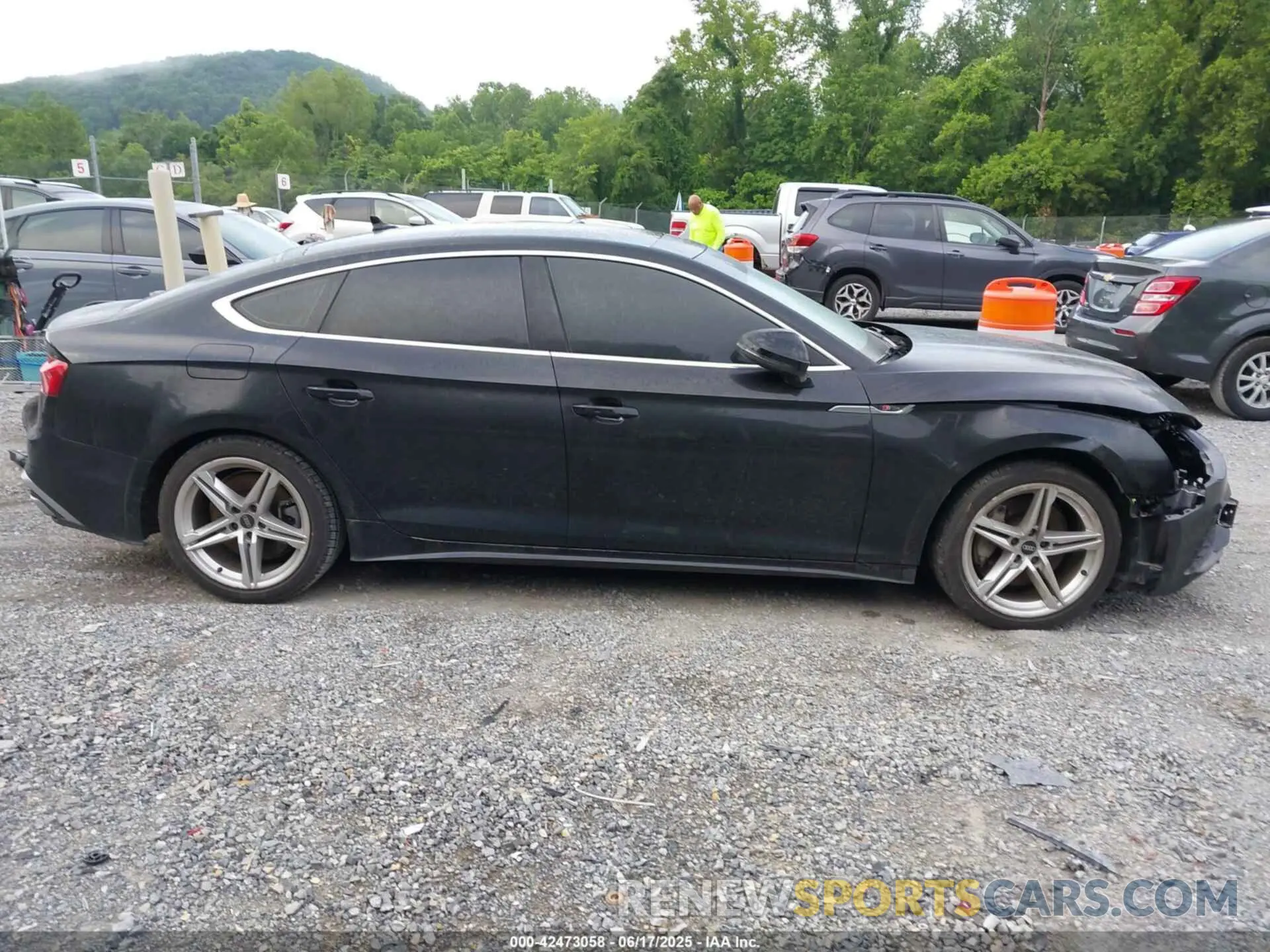 13 fotografías del automóvil dañado WAUDACF53MA059334 AUDI A5 SPORTBACK 2021