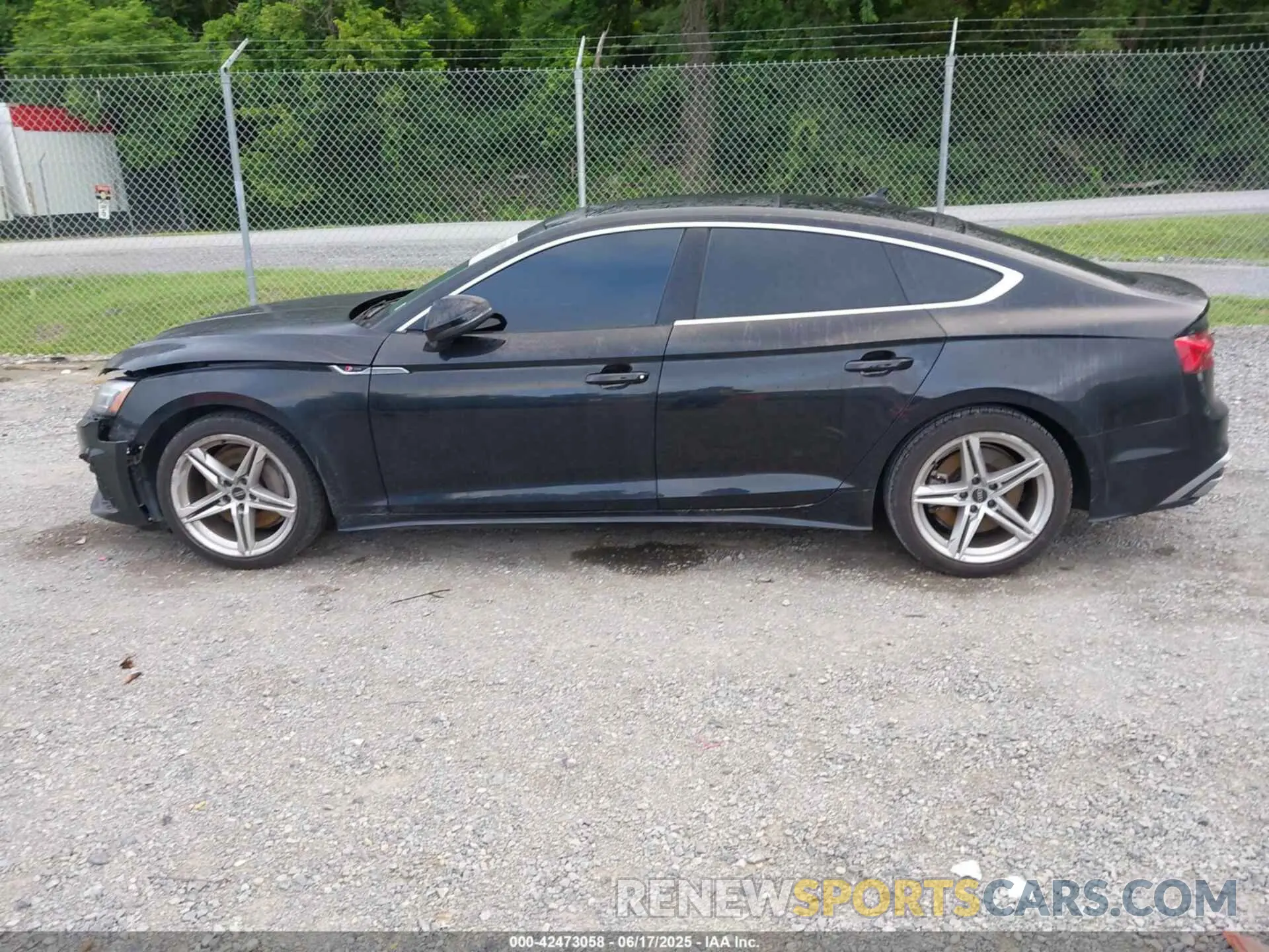 14 fotografías del automóvil dañado WAUDACF53MA059334 AUDI A5 SPORTBACK 2021