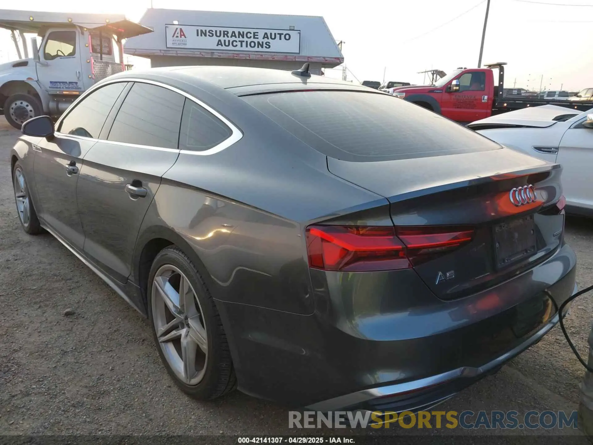 3 fotografías del automóvil dañado WAUDACF54MA057382 AUDI A5 SPORTBACK 2021
