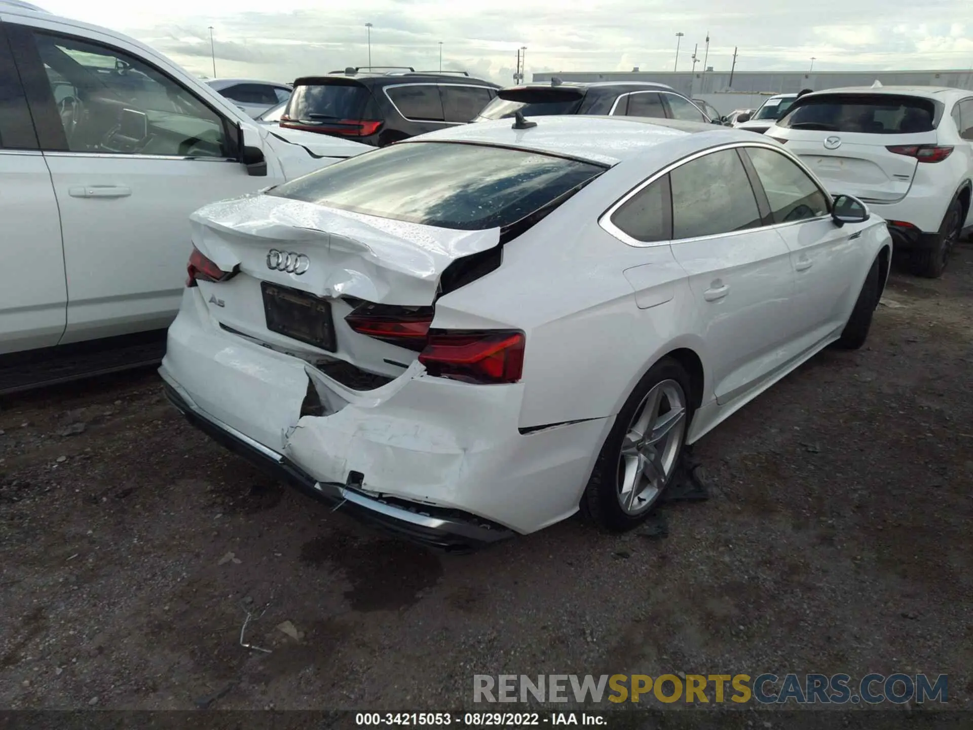 4 fotografías del automóvil dañado WAUDACF55MA013004 AUDI A5 SPORTBACK 2021