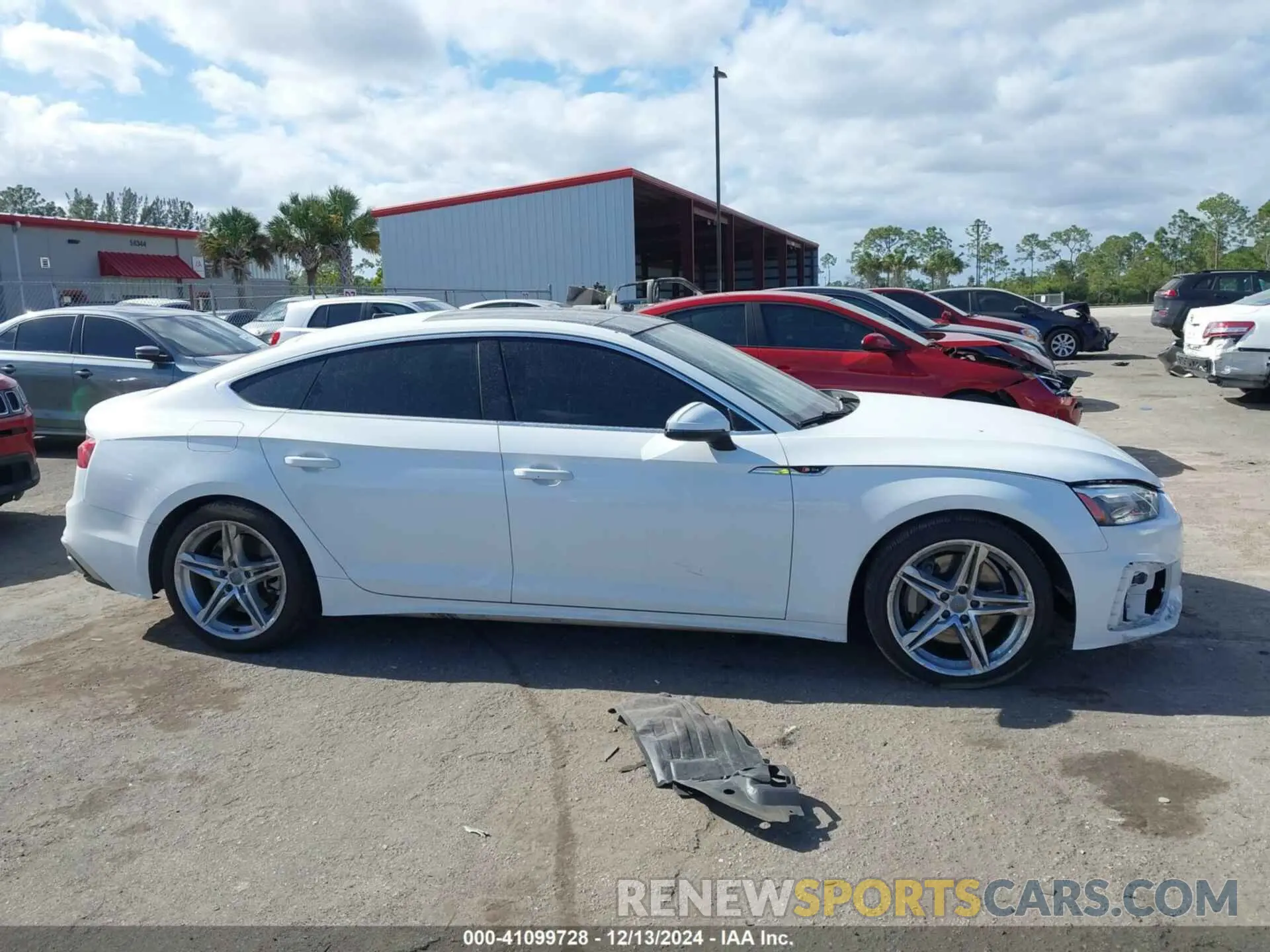 13 fotografías del automóvil dañado WAUDACF57MA014820 AUDI A5 SPORTBACK 2021