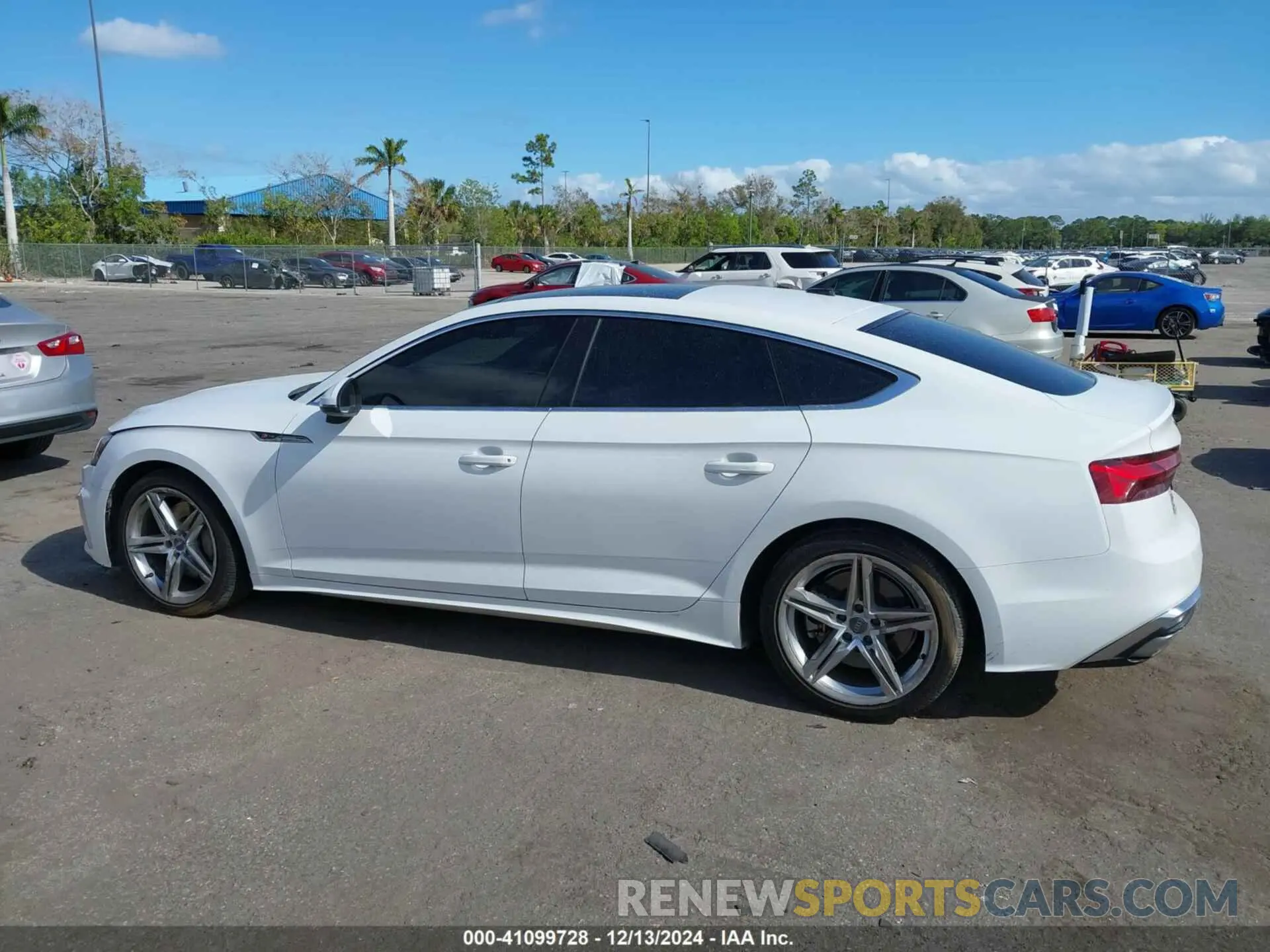 14 fotografías del automóvil dañado WAUDACF57MA014820 AUDI A5 SPORTBACK 2021