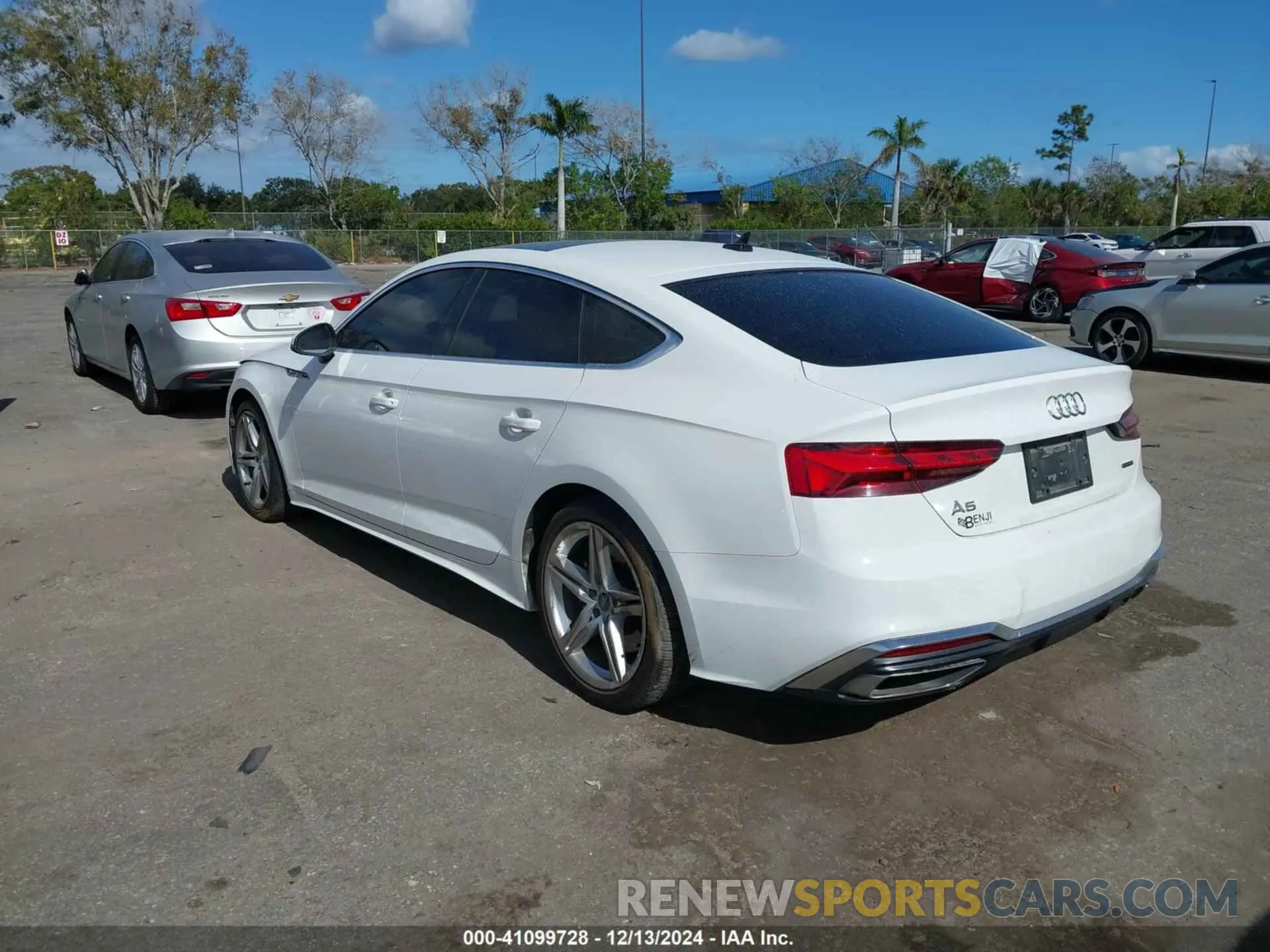 3 fotografías del automóvil dañado WAUDACF57MA014820 AUDI A5 SPORTBACK 2021