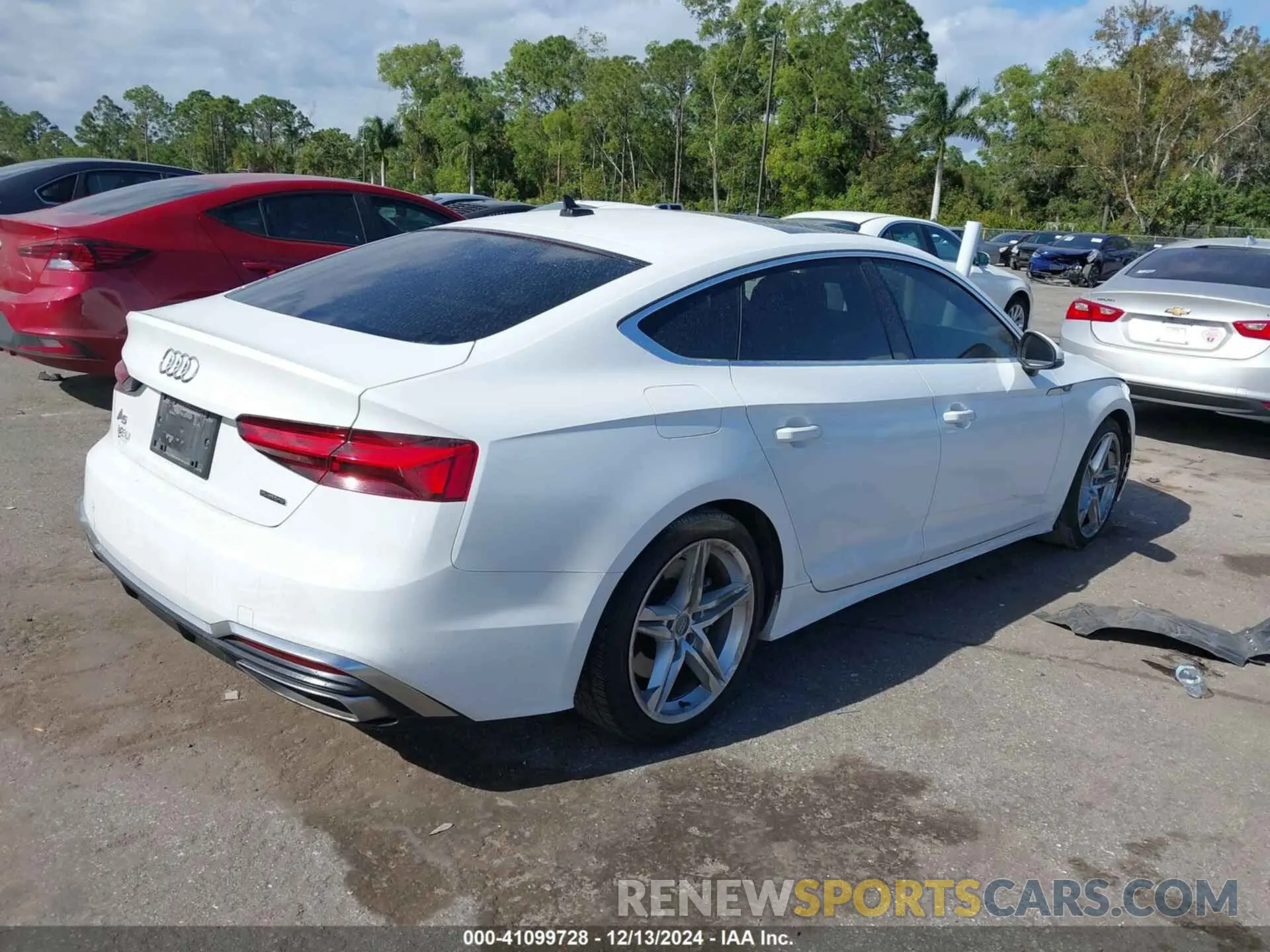 4 fotografías del automóvil dañado WAUDACF57MA014820 AUDI A5 SPORTBACK 2021