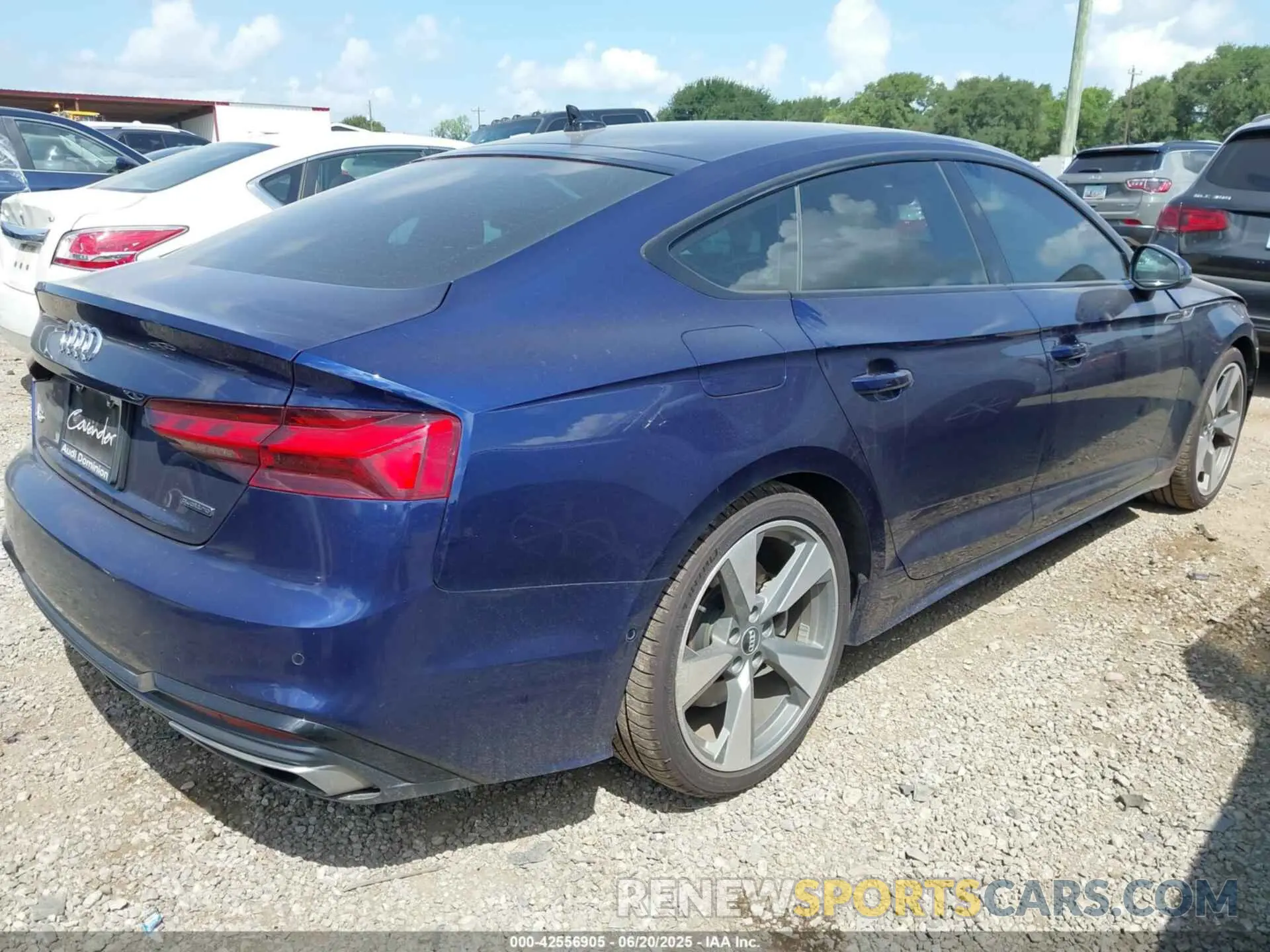 4 fotografías del automóvil dañado WAUEACF53MA003365 AUDI A5 SPORTBACK 2021