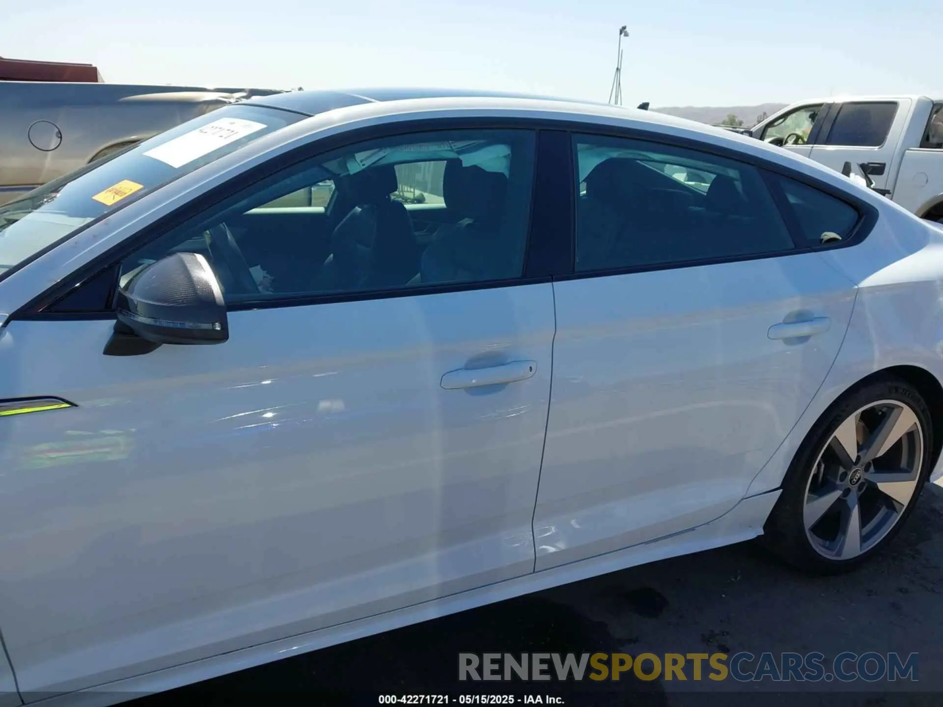 14 fotografías del automóvil dañado WAUFACF57MA050550 AUDI A5 SPORTBACK 2021