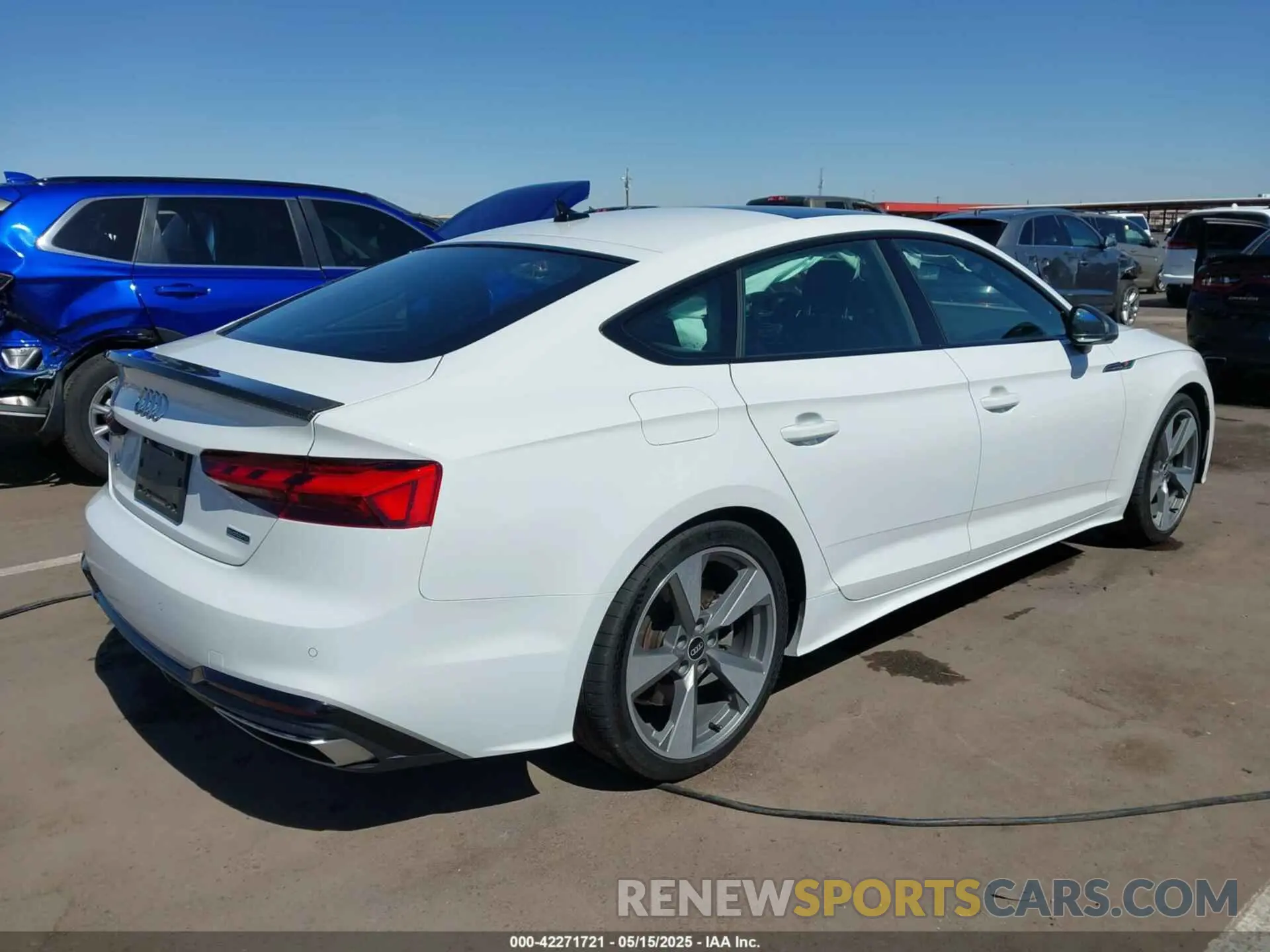 4 fotografías del automóvil dañado WAUFACF57MA050550 AUDI A5 SPORTBACK 2021