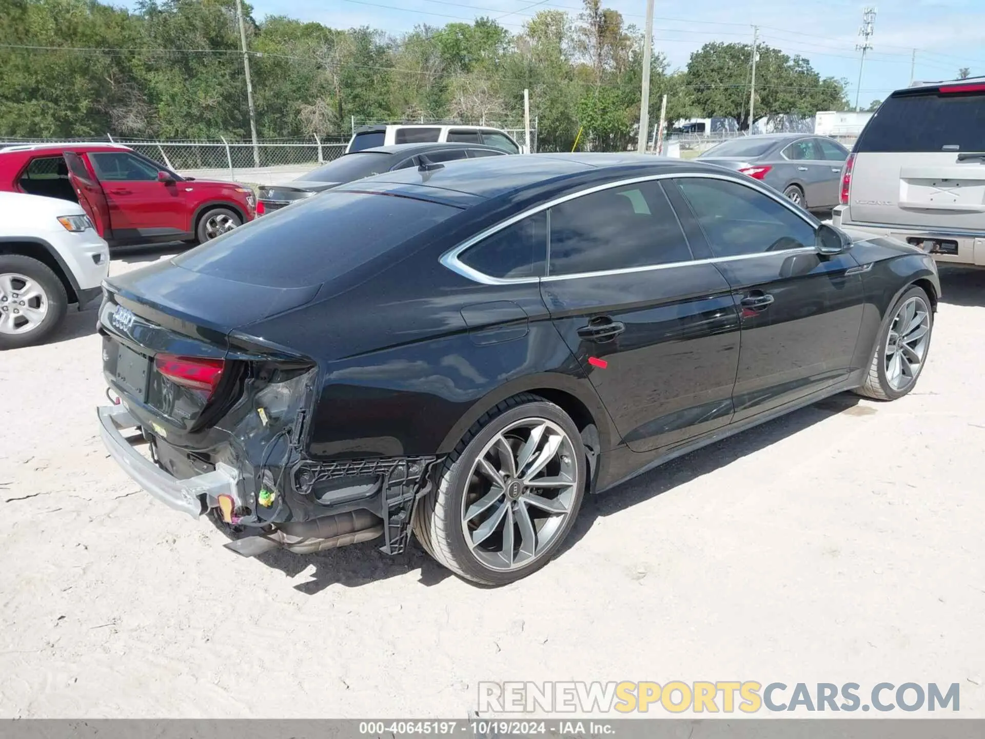 4 fotografías del automóvil dañado WAUFACF5XMA050302 AUDI A5 SPORTBACK 2021