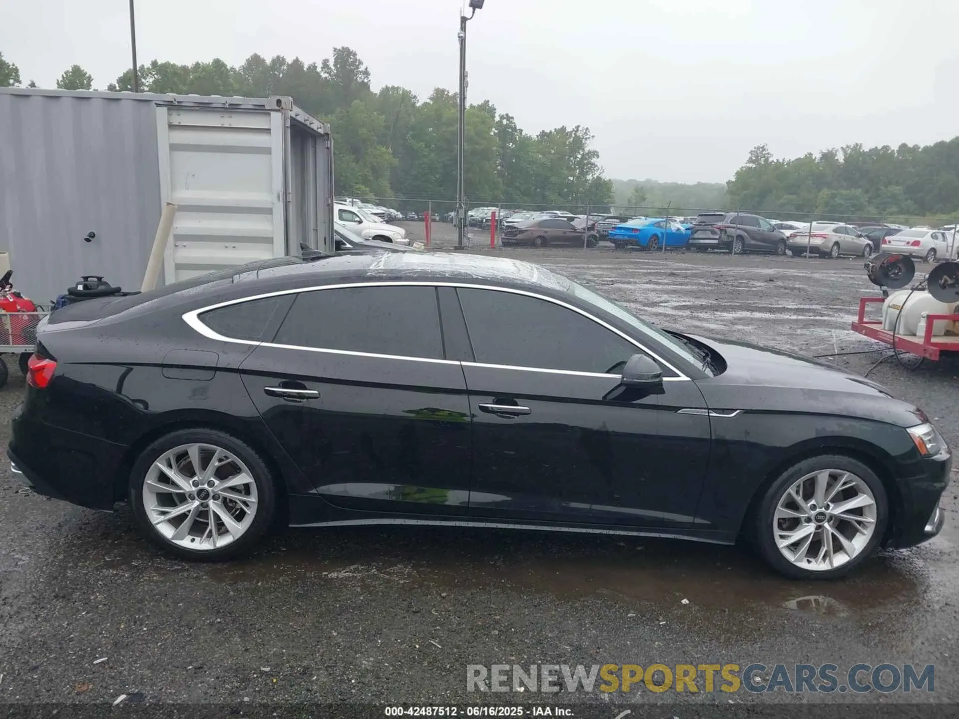 13 fotografías del automóvil dañado WAUABCF55NA006068 AUDI A5 SPORTBACK 2022