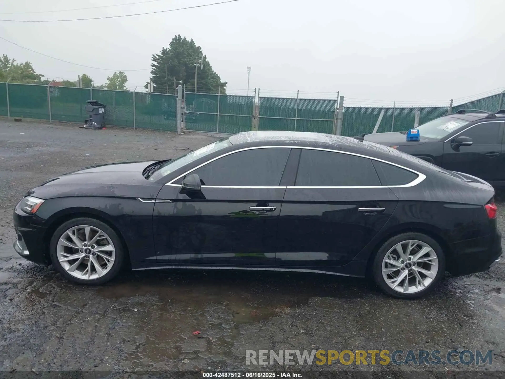 14 fotografías del automóvil dañado WAUABCF55NA006068 AUDI A5 SPORTBACK 2022