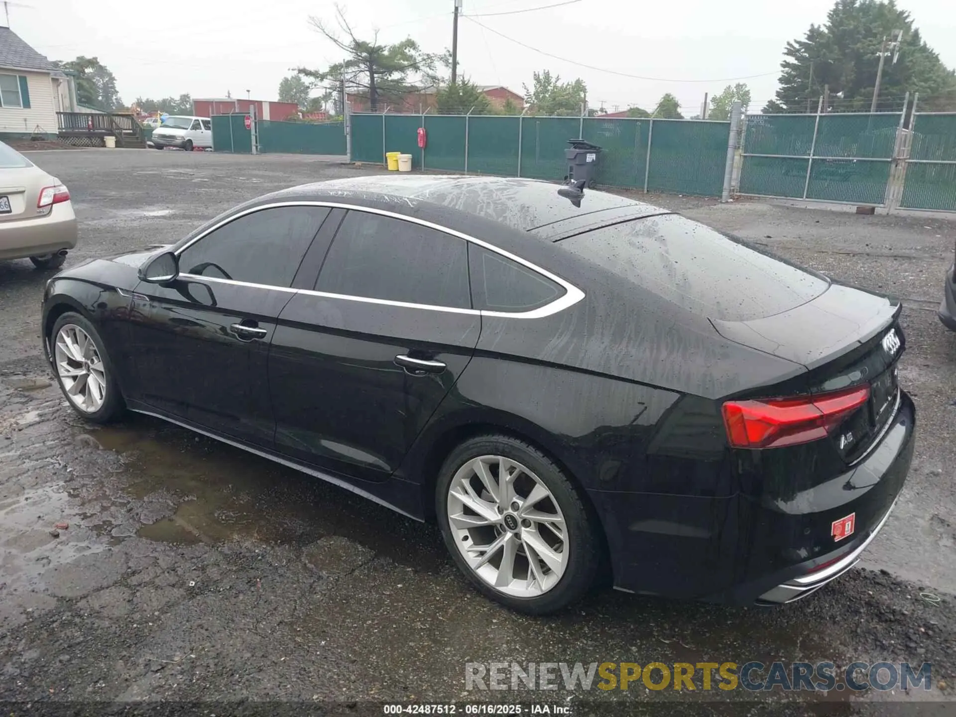 3 fotografías del automóvil dañado WAUABCF55NA006068 AUDI A5 SPORTBACK 2022