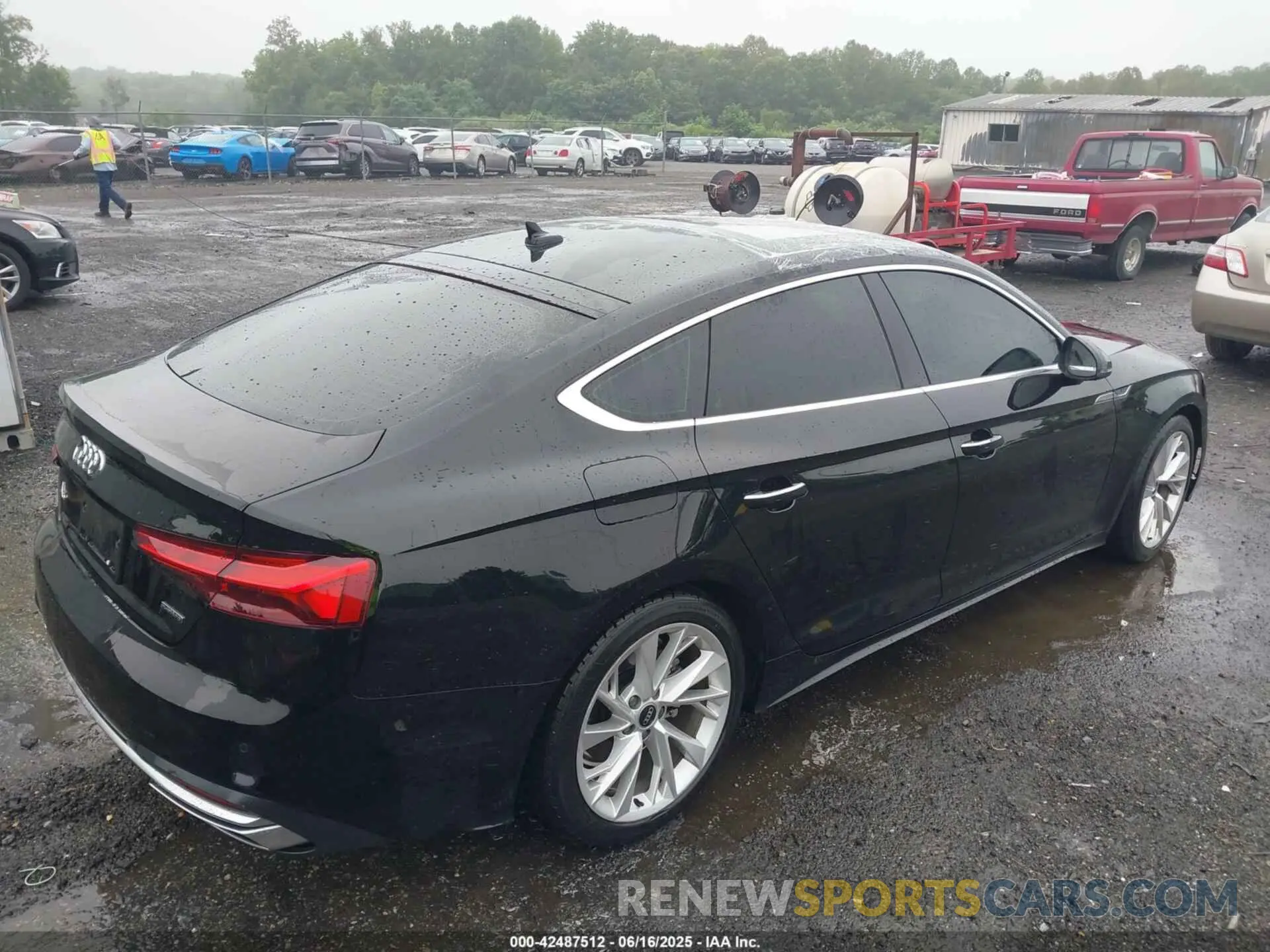 4 fotografías del automóvil dañado WAUABCF55NA006068 AUDI A5 SPORTBACK 2022