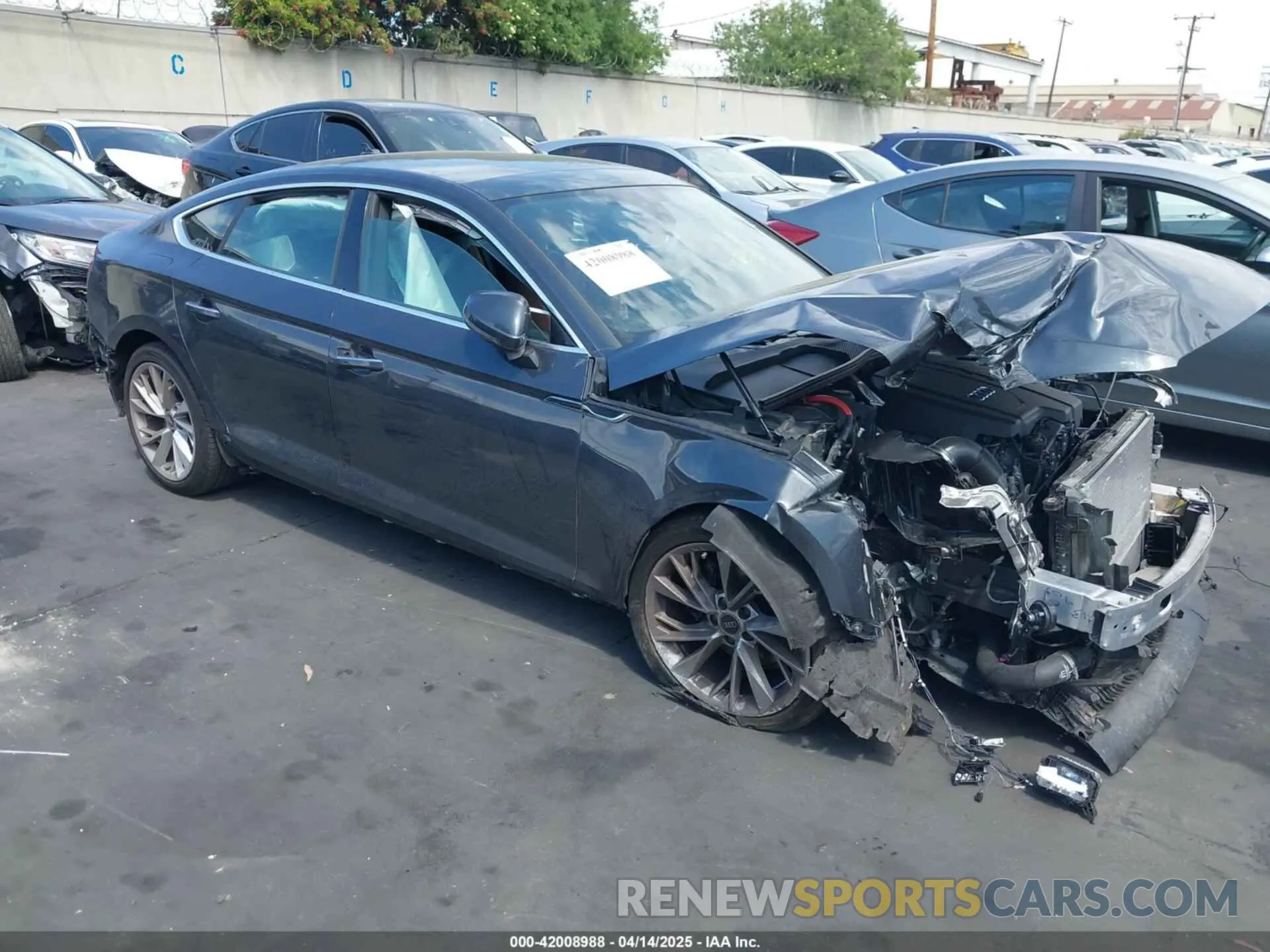 1 fotografías del automóvil dañado WAUABCF59NA009989 AUDI A5 SPORTBACK 2022