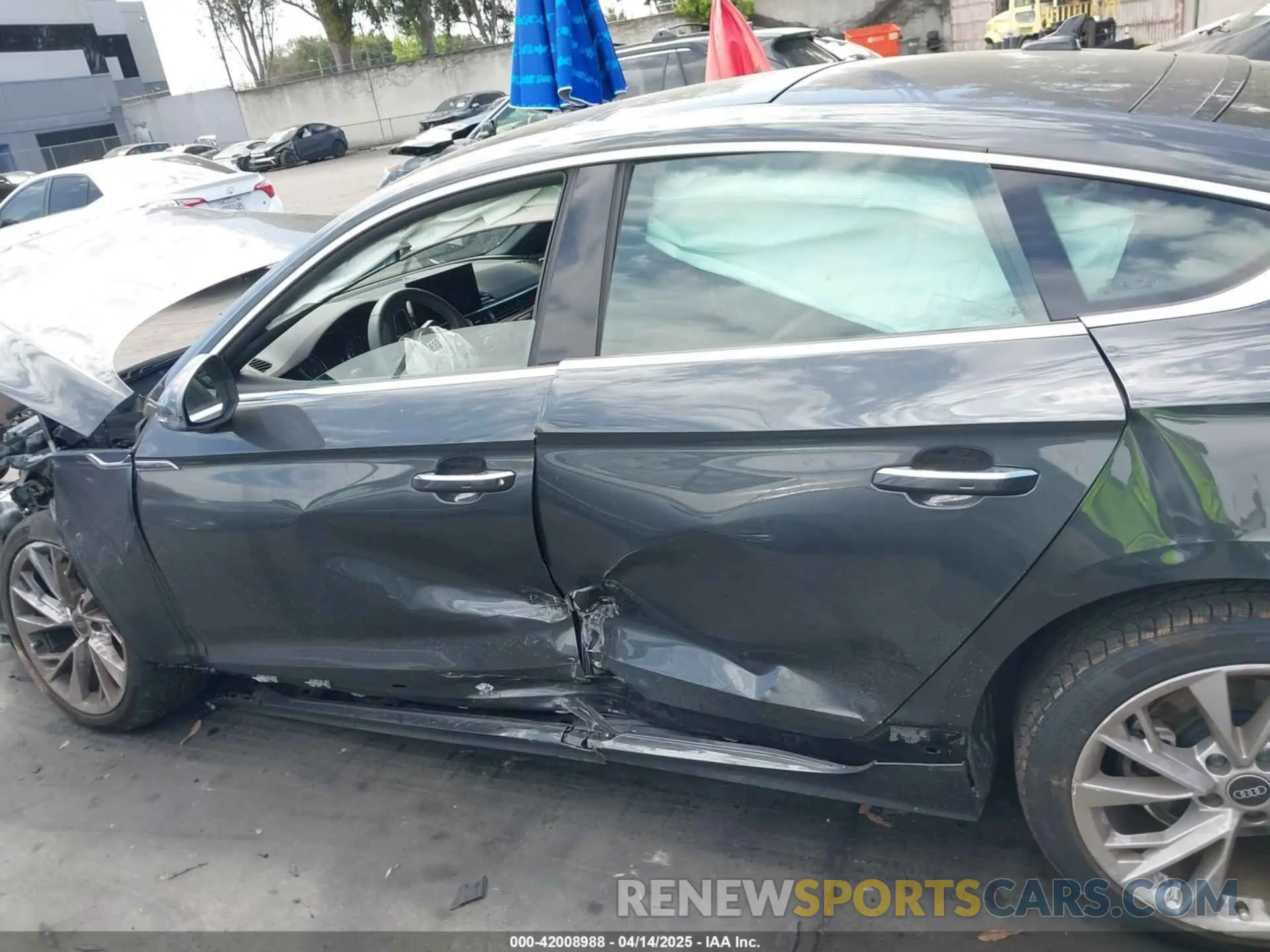 15 fotografías del automóvil dañado WAUABCF59NA009989 AUDI A5 SPORTBACK 2022