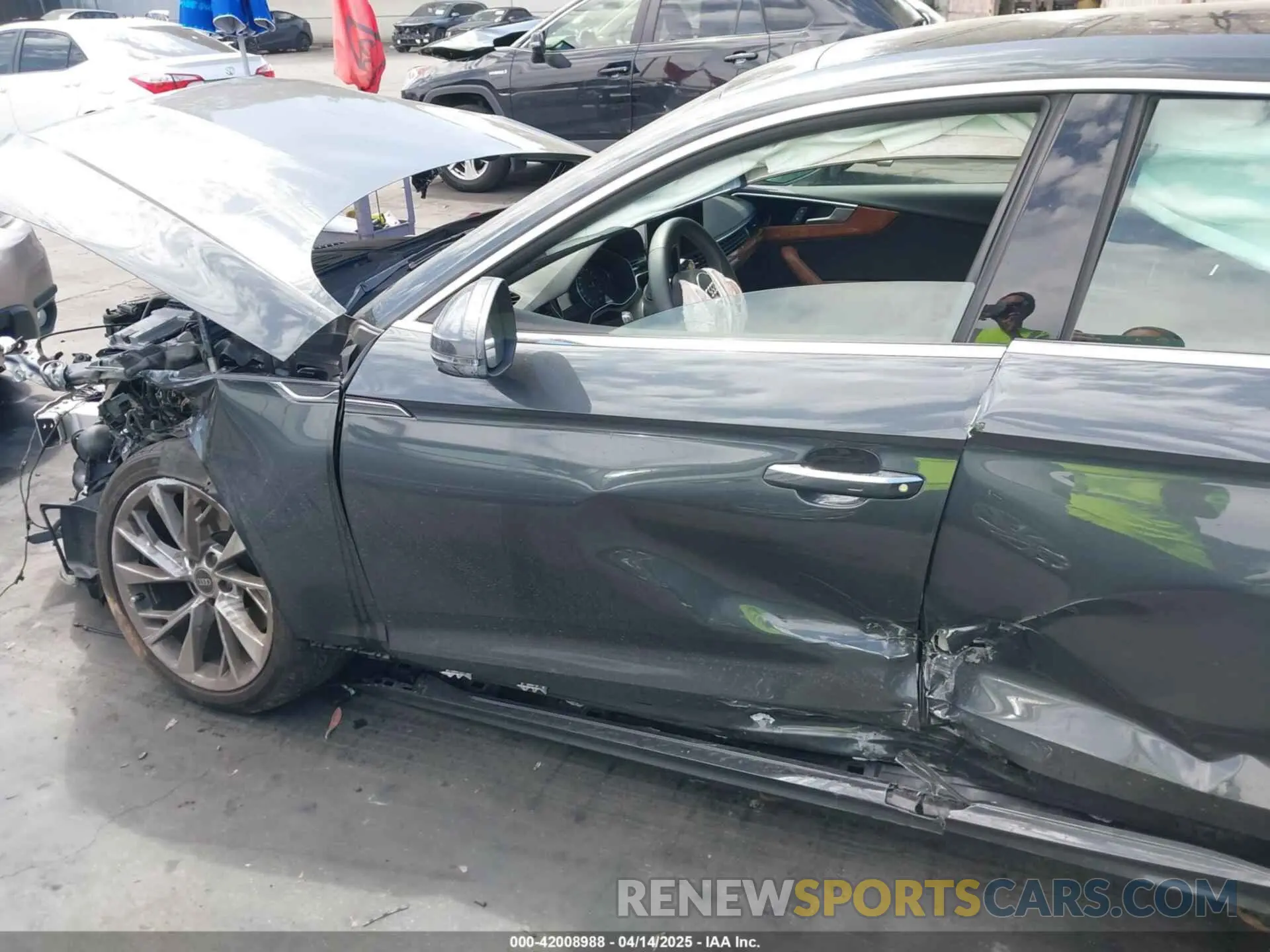 19 fotografías del automóvil dañado WAUABCF59NA009989 AUDI A5 SPORTBACK 2022