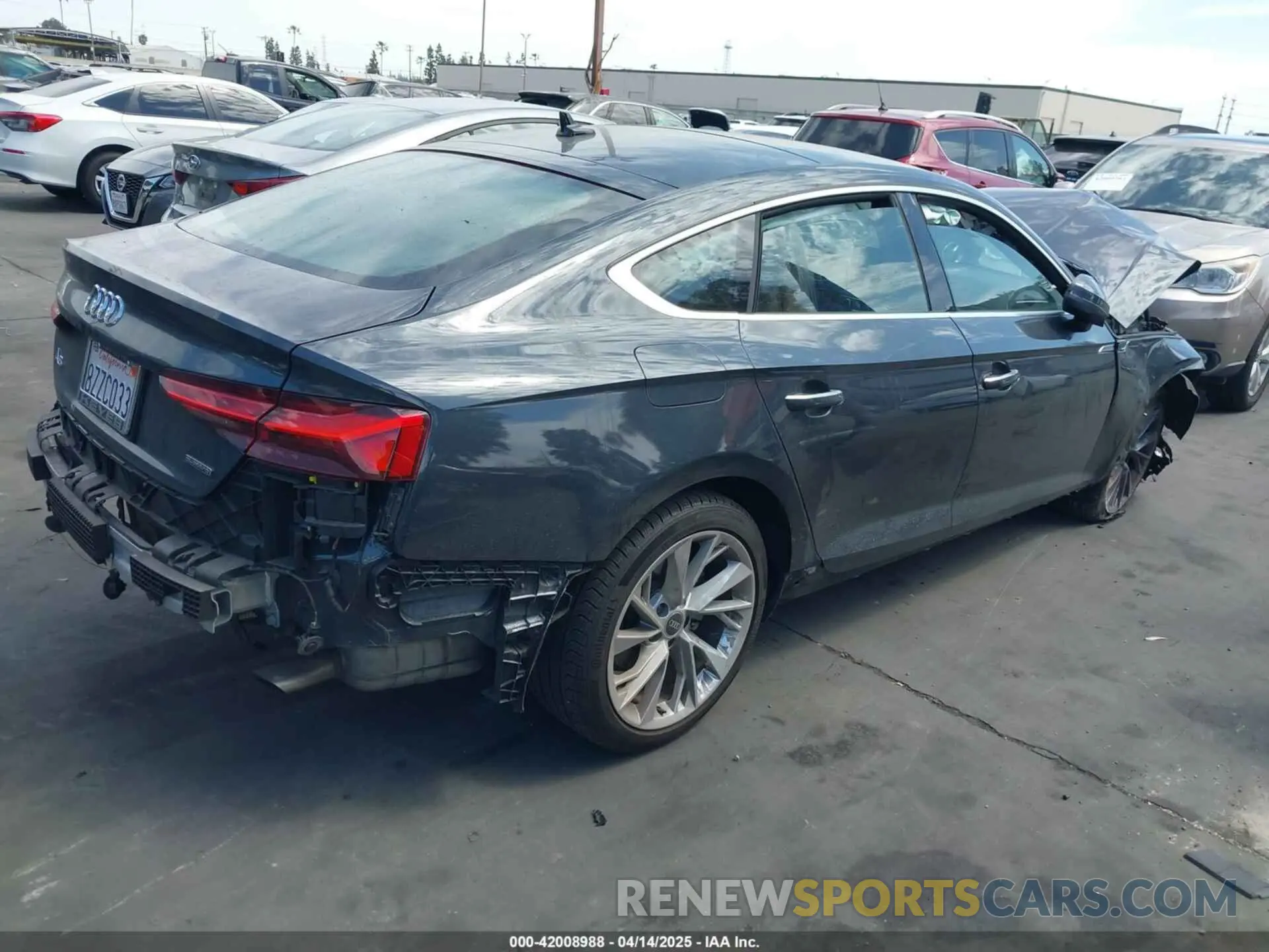 4 fotografías del automóvil dañado WAUABCF59NA009989 AUDI A5 SPORTBACK 2022