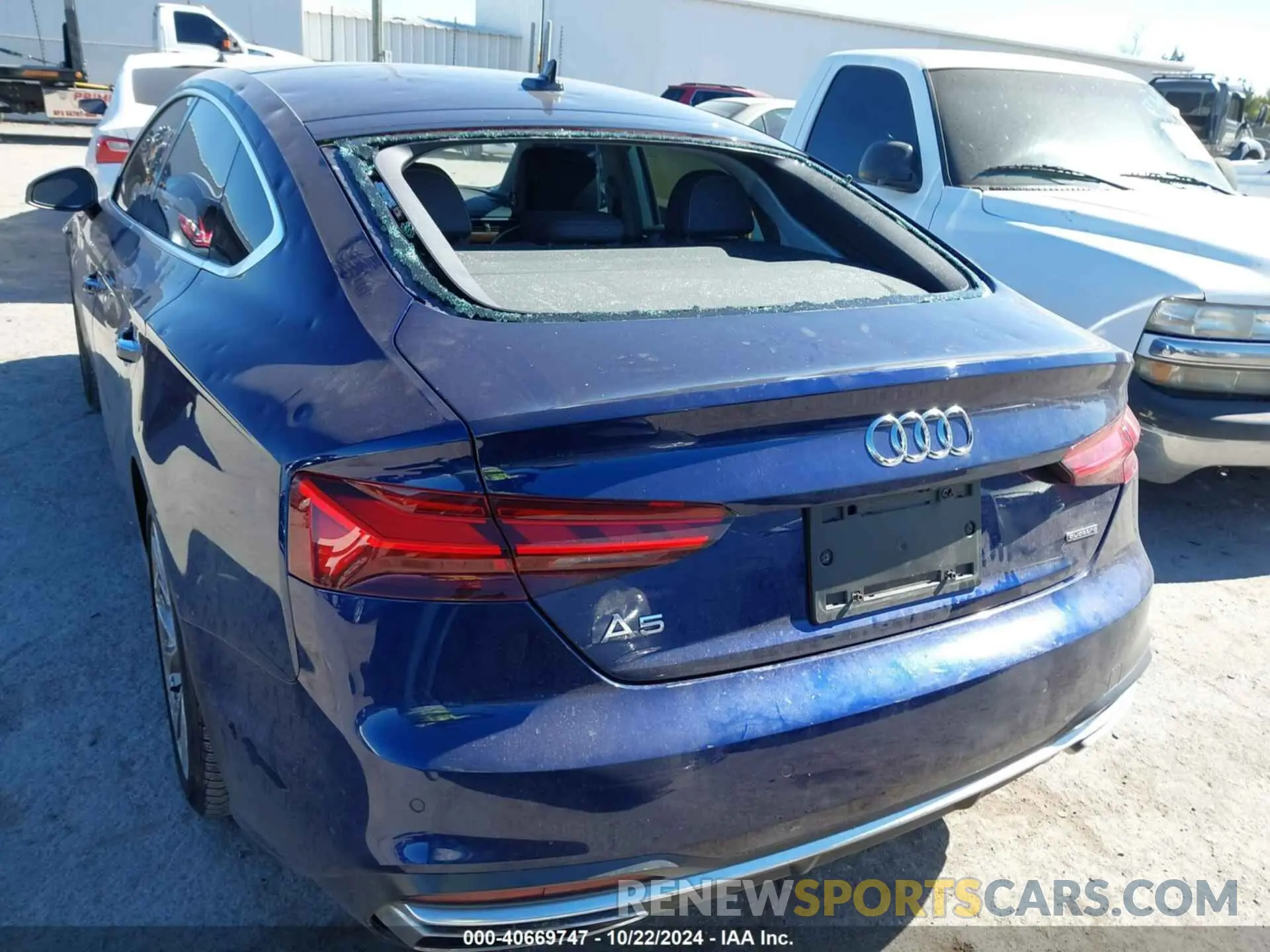 16 fotografías del automóvil dañado WAUCBCF55NA032596 AUDI A5 SPORTBACK 2022