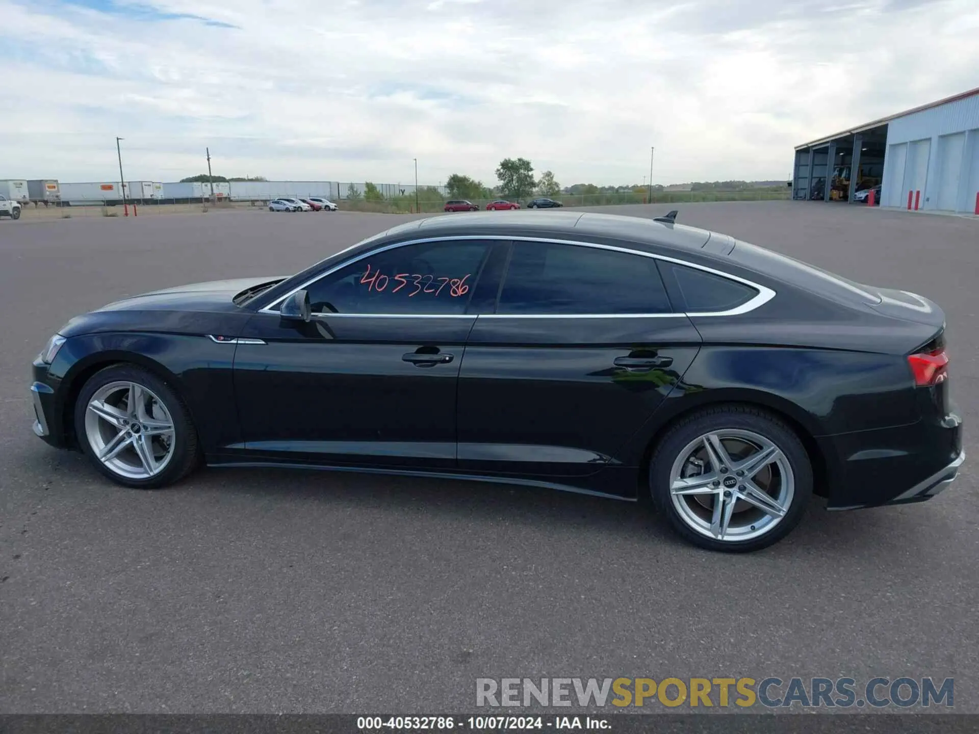 14 fotografías del automóvil dañado WAUDACF57NA010171 AUDI A5 SPORTBACK 2022