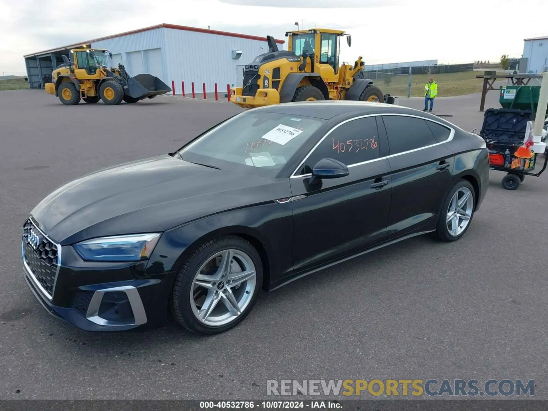 2 fotografías del automóvil dañado WAUDACF57NA010171 AUDI A5 SPORTBACK 2022