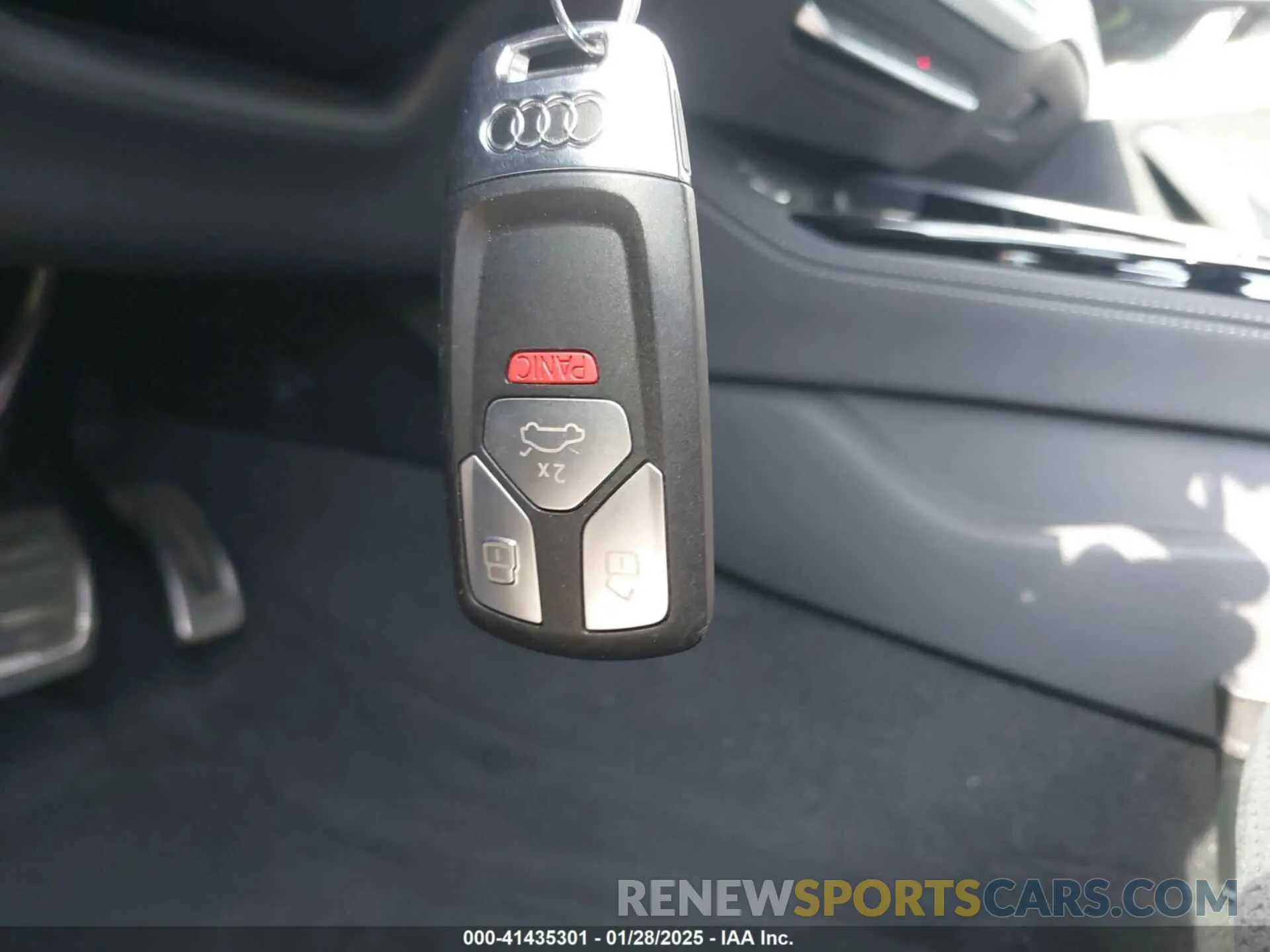11 fotografías del automóvil dañado WAUFACF55NA015278 AUDI A5 SPORTBACK 2022