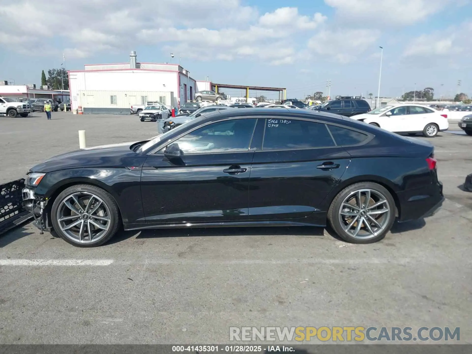 15 fotografías del automóvil dañado WAUFACF55NA015278 AUDI A5 SPORTBACK 2022