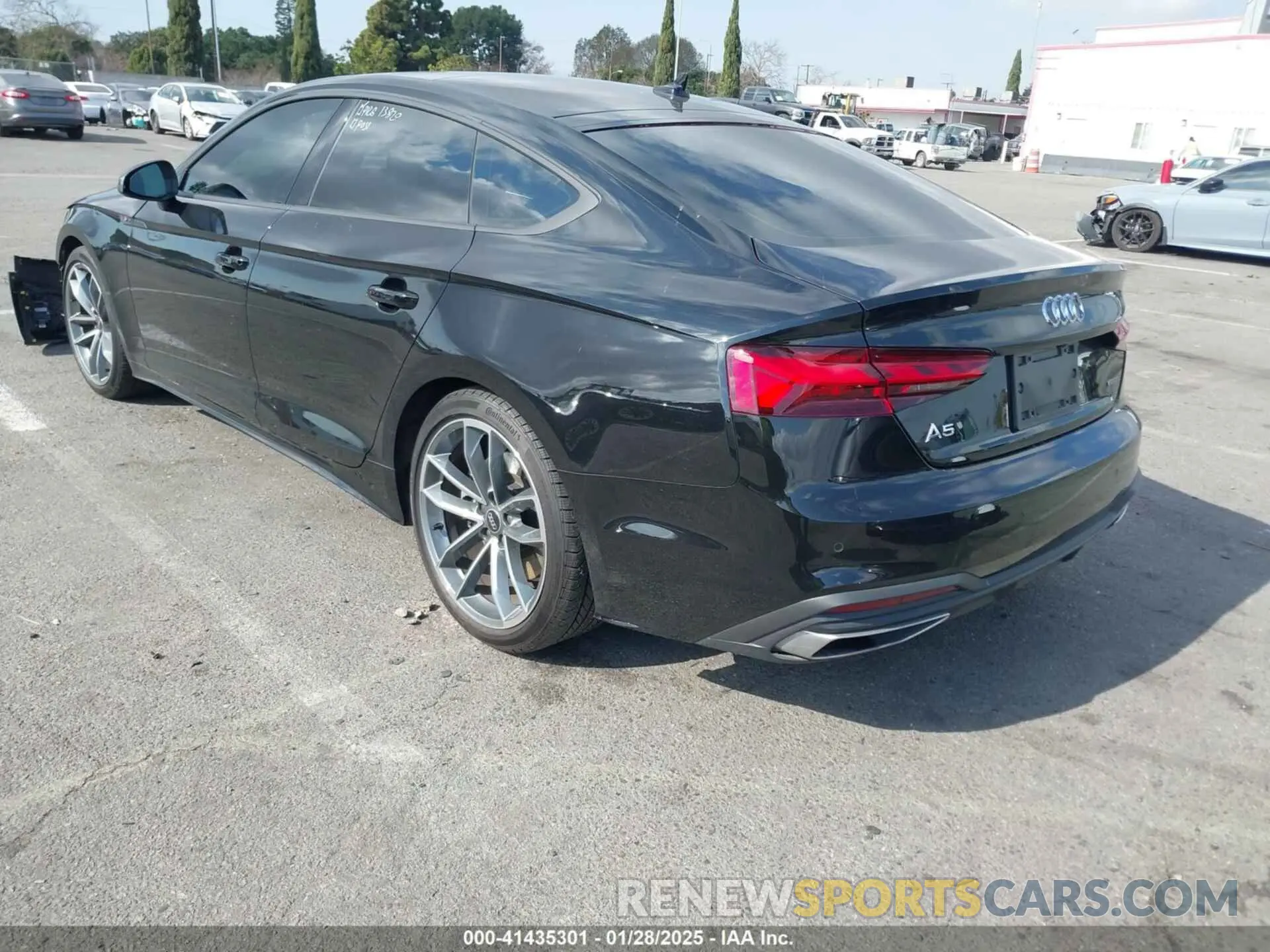 3 fotografías del automóvil dañado WAUFACF55NA015278 AUDI A5 SPORTBACK 2022