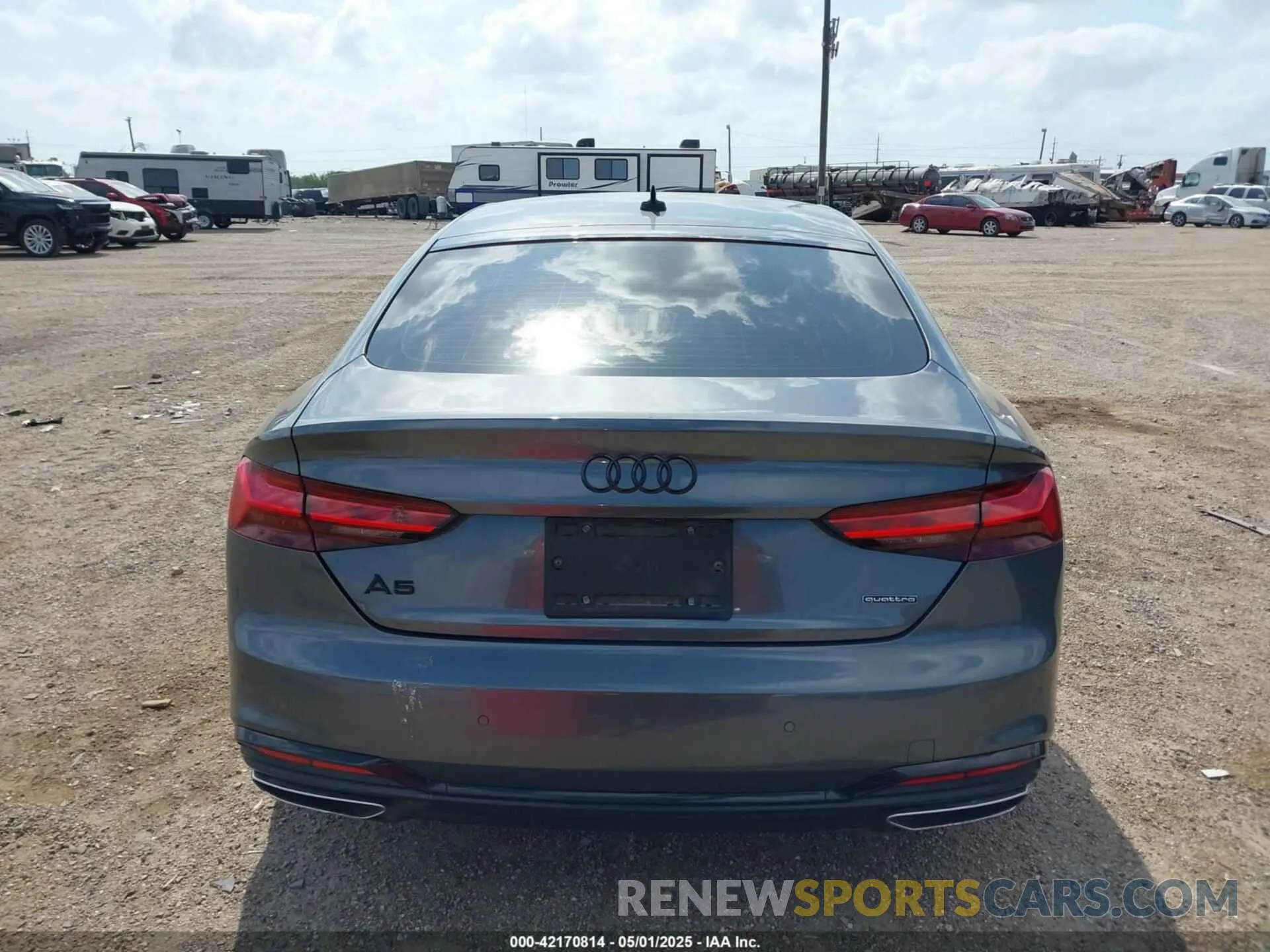 17 fotografías del automóvil dañado WAUFACF56NA017217 AUDI A5 SPORTBACK 2022